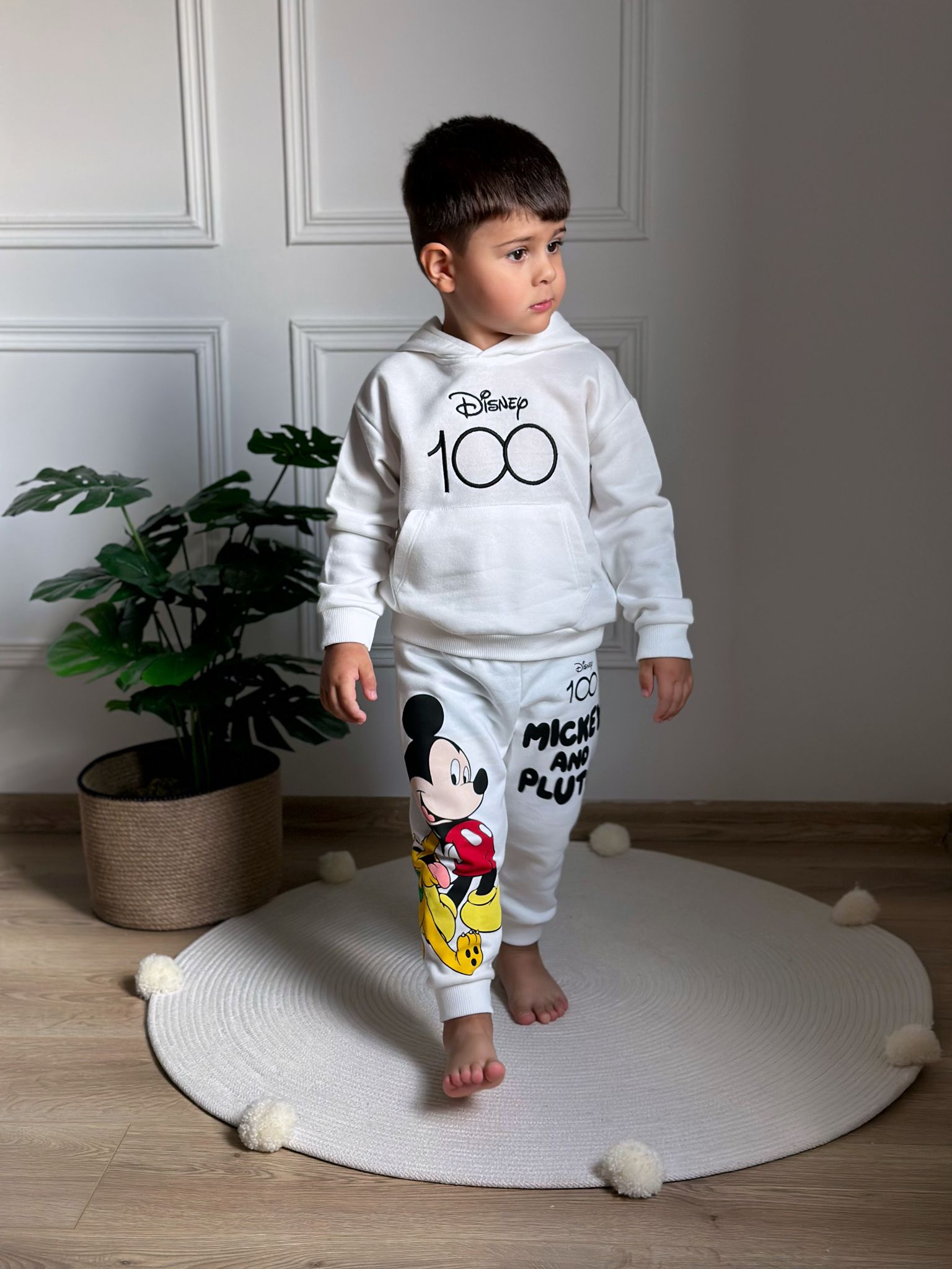 Beyaz Mickey ve Arkadaşları Eşofman Takımı