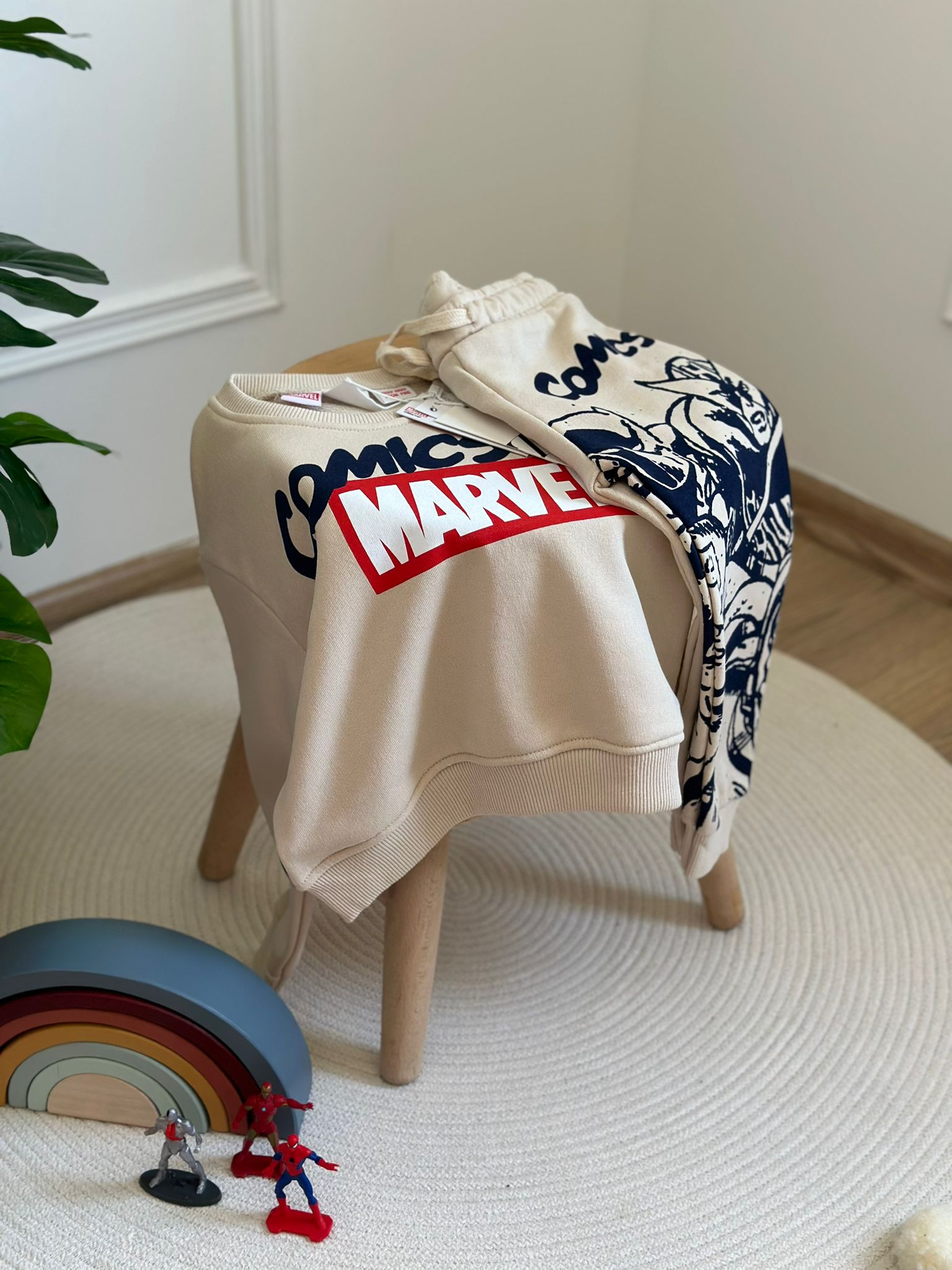 Krem Rengi Sırt Baskılı Marvel Comics Eşofman Takımı