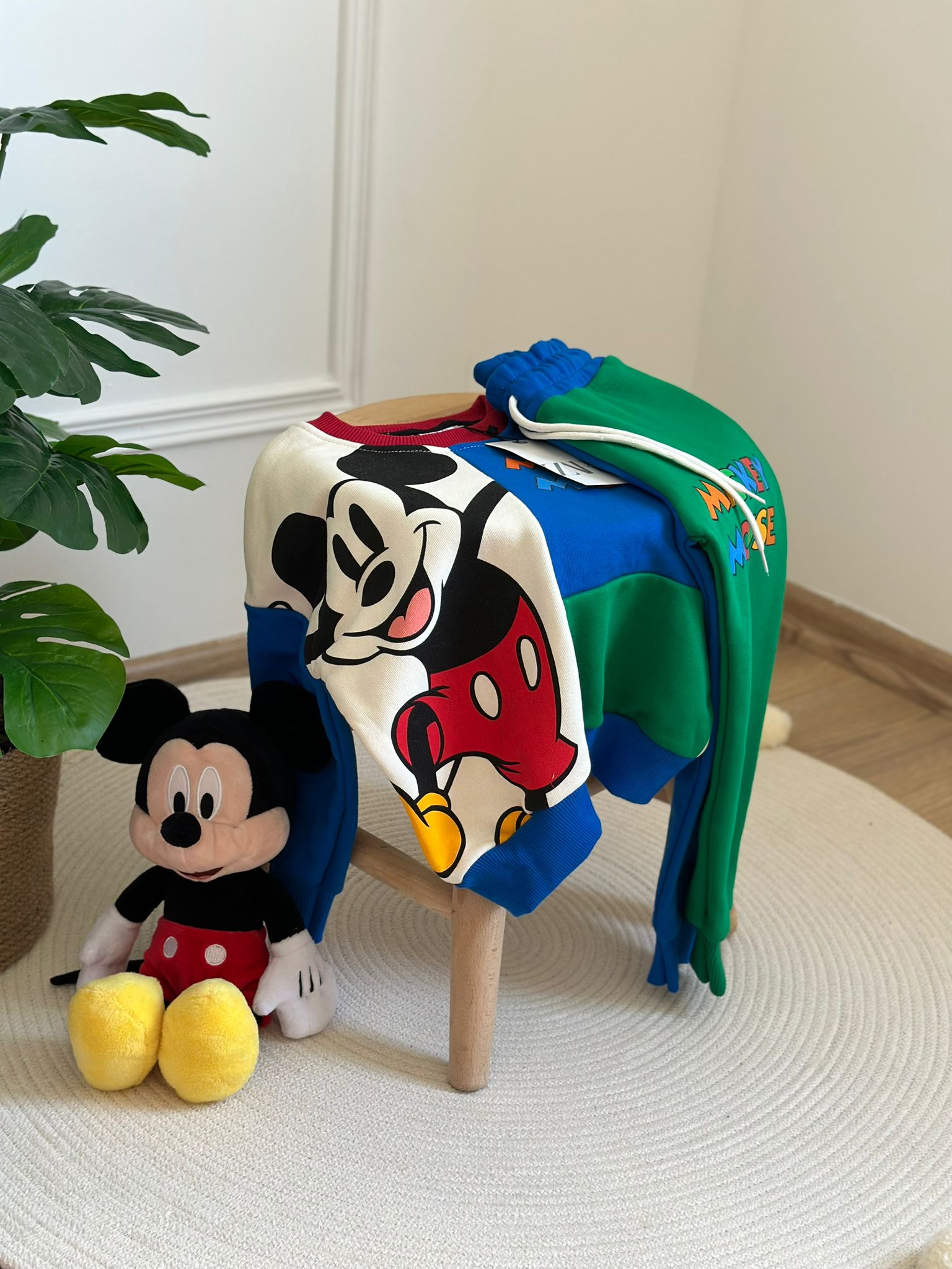 Renkli Mickey Mouse Eşofman Takımı