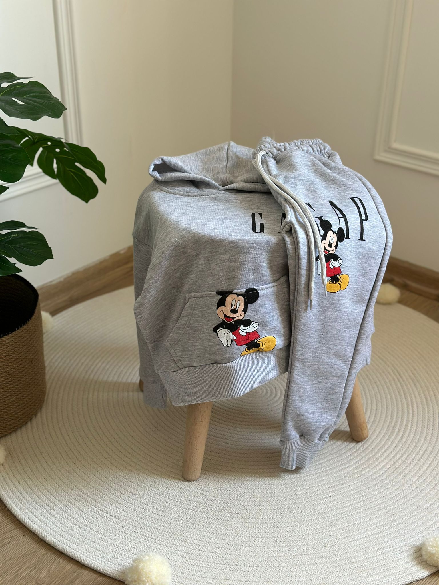 Sırt Baskılı Gri Mickey Mouse Eşofman Takımı