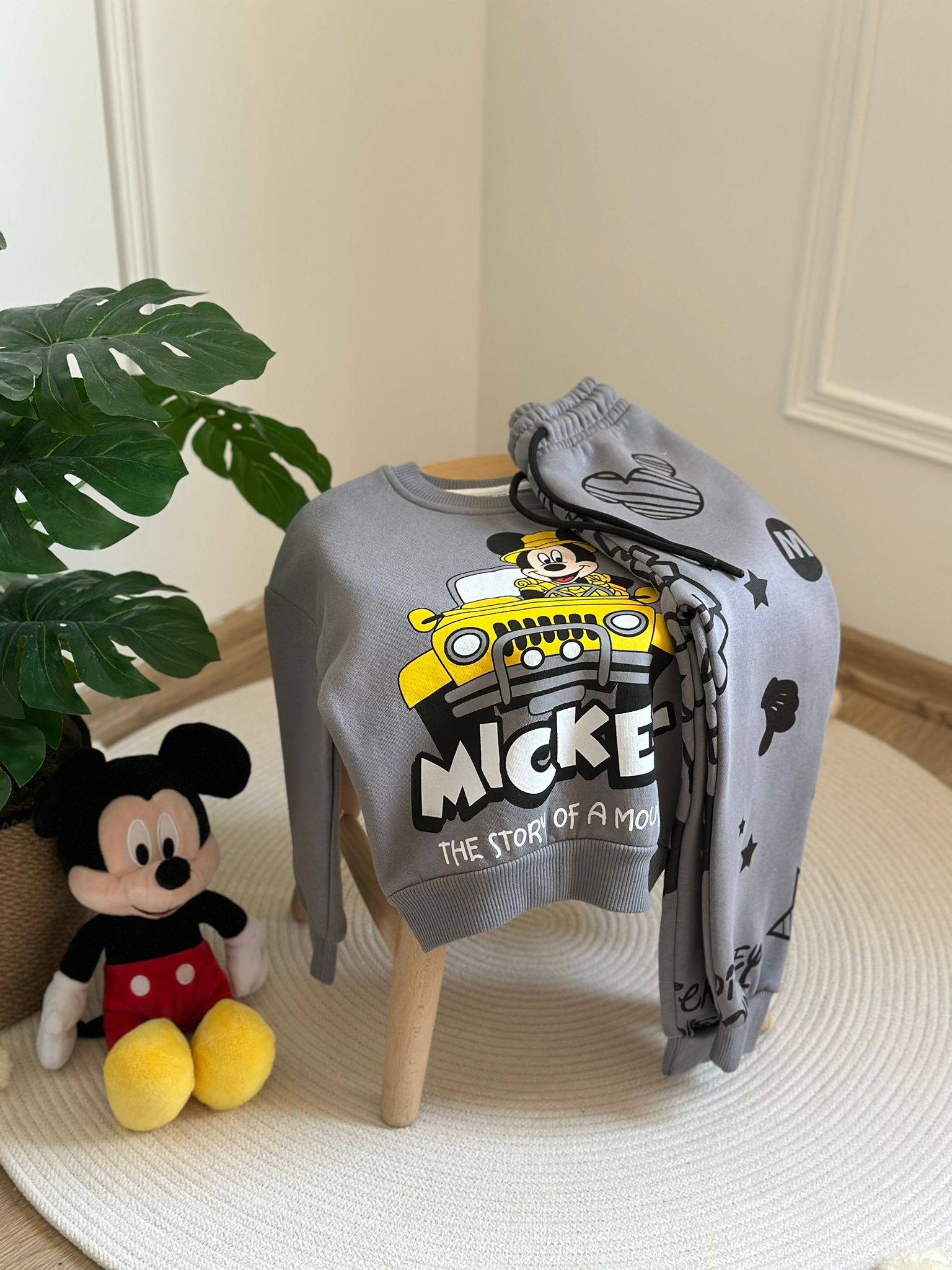 Arabalı Mickey Baskılı Eşofman Takımı