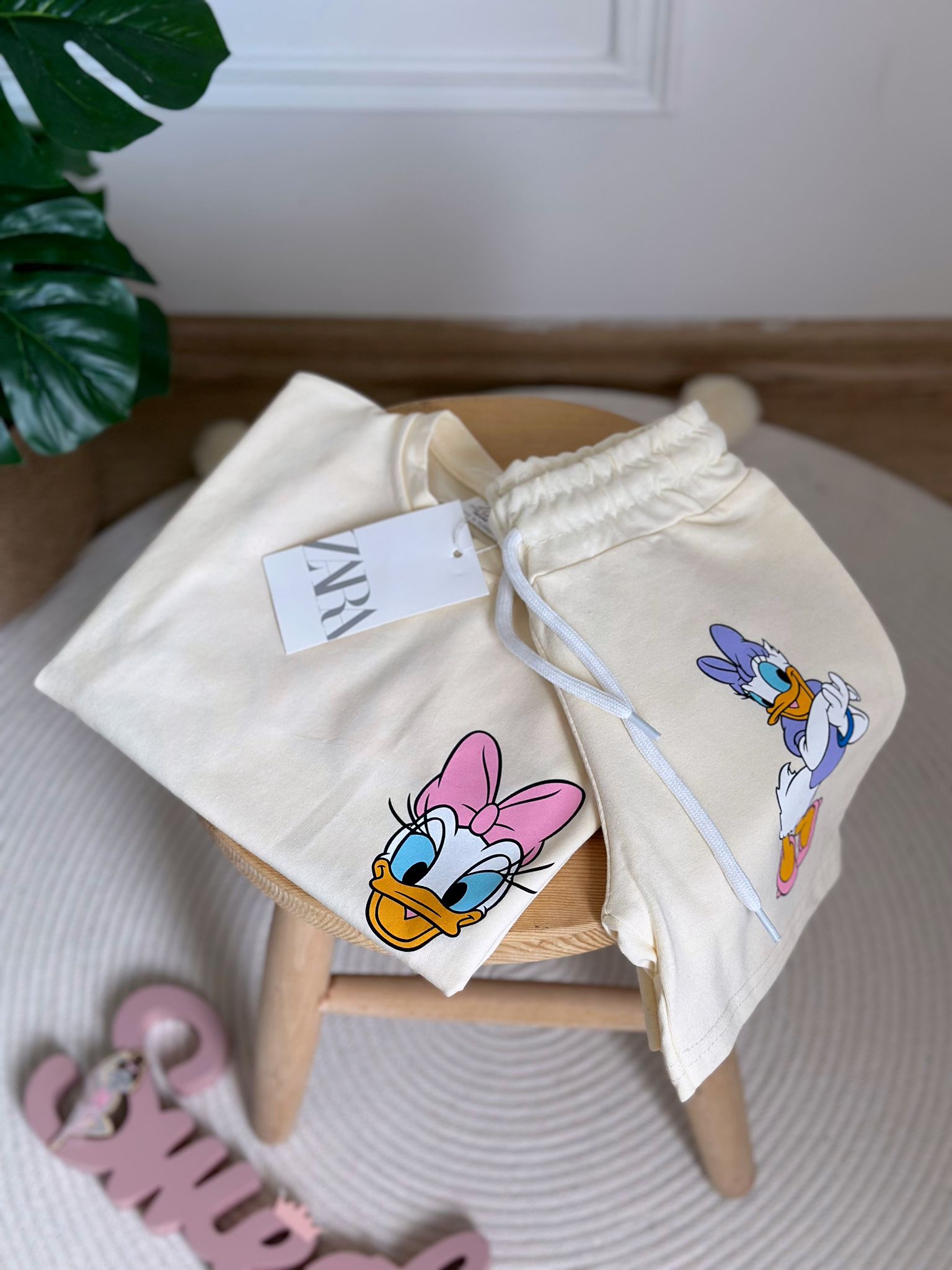 Daisy Duck Şortlu Takım