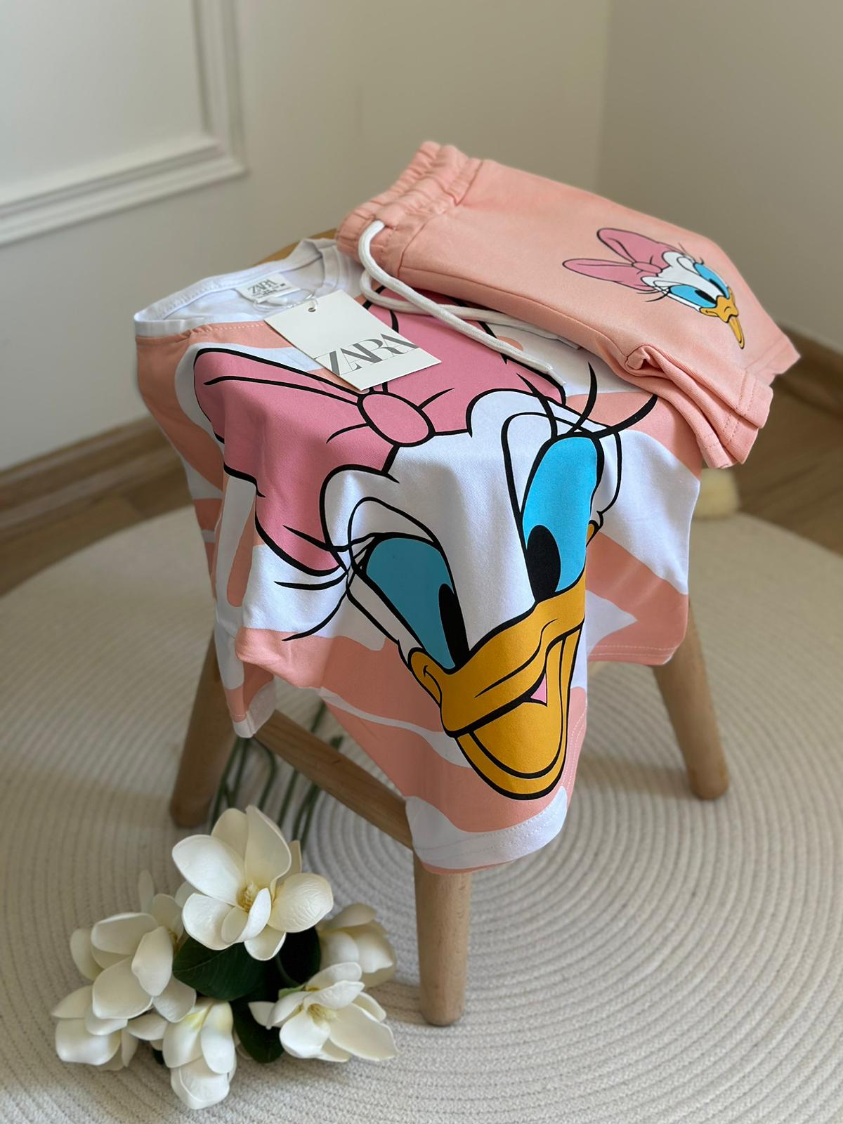 Daisy Duck Pembe Şortlu Takım