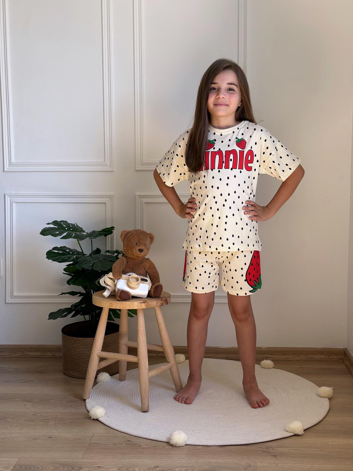 Çilek Baskılı Mİnnie Mouse Şortlu Takım
