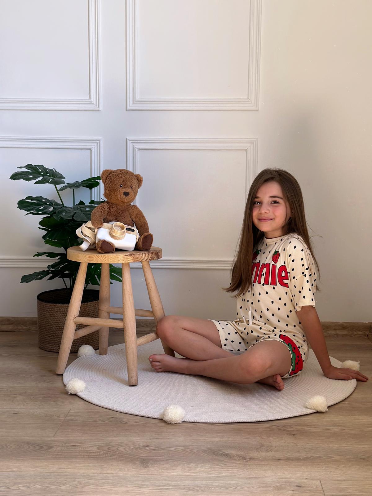 Çilek Baskılı Mİnnie Mouse Şortlu Takım