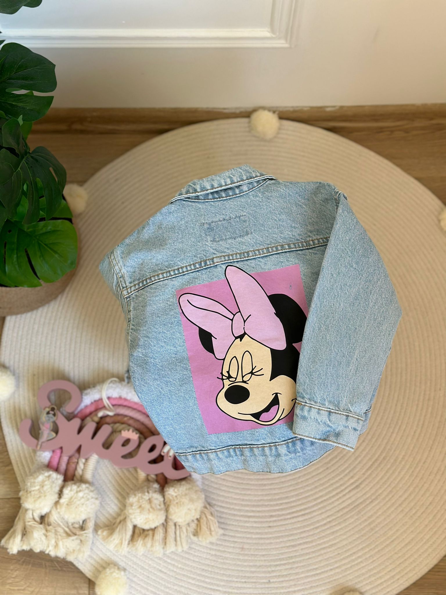 Pembe Sırt Baskılı Minnie Mouse Kot Ceket