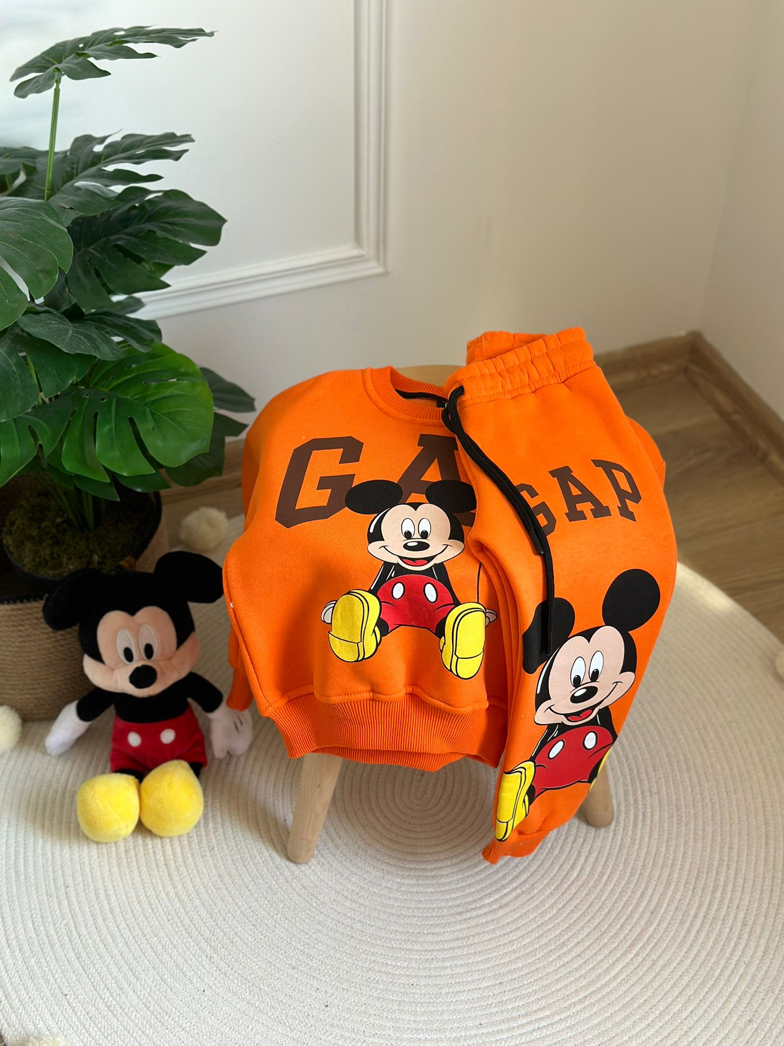 Mickey Mouse Detaylı Turuncu Gap Eşofman Takımı