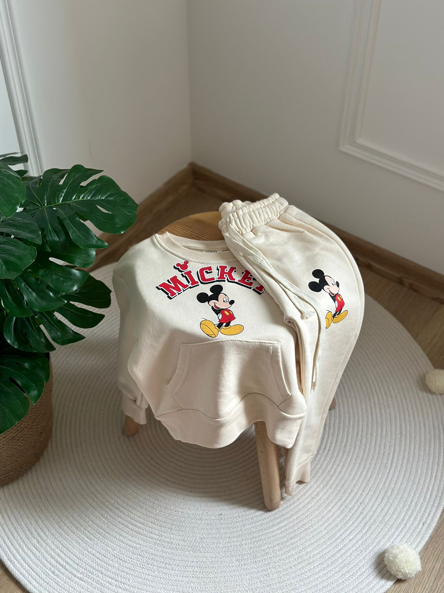 Krem Rengi Mickey Mouse Yazılı Takım