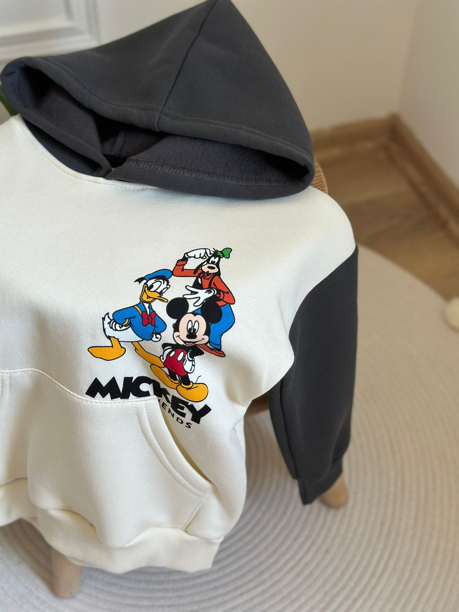 Mickey Ve Arkadaşları Büyük Sırt Baskılı Eşofman Takımı