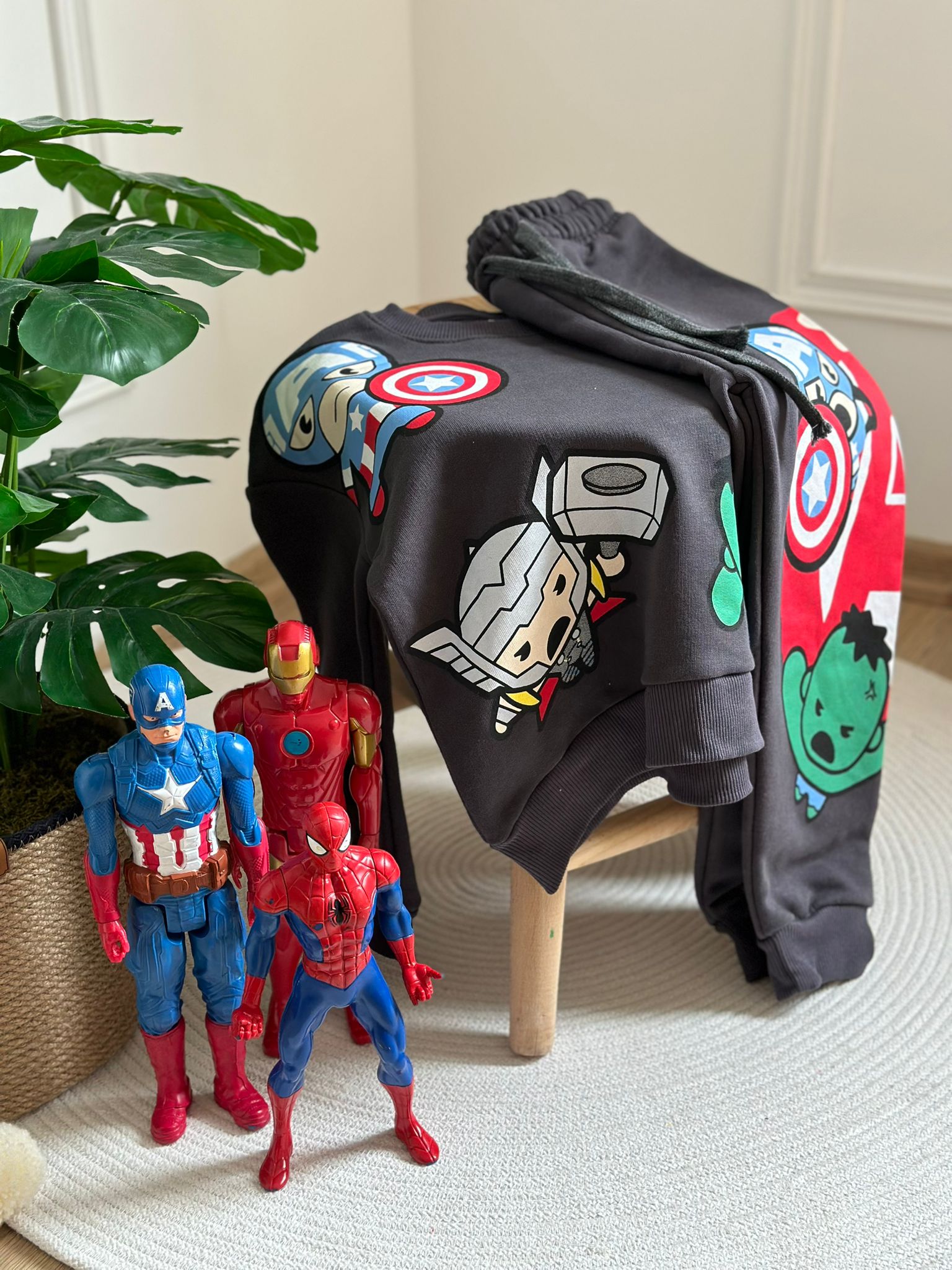 Siyah Marvel Figür Baskılı Eşofman Takımı