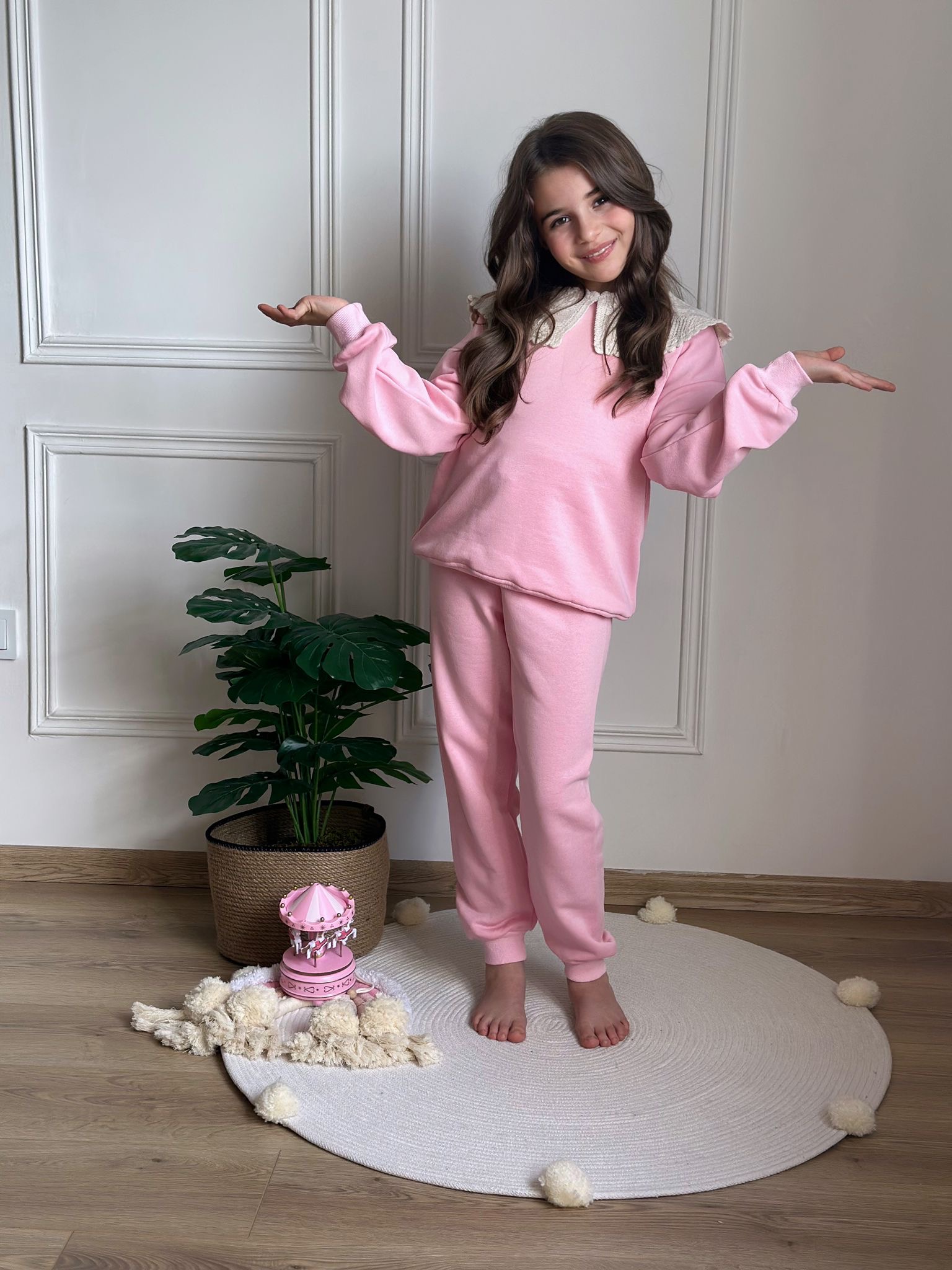Pembe Dantel İşlemeli Eşofman Takımı