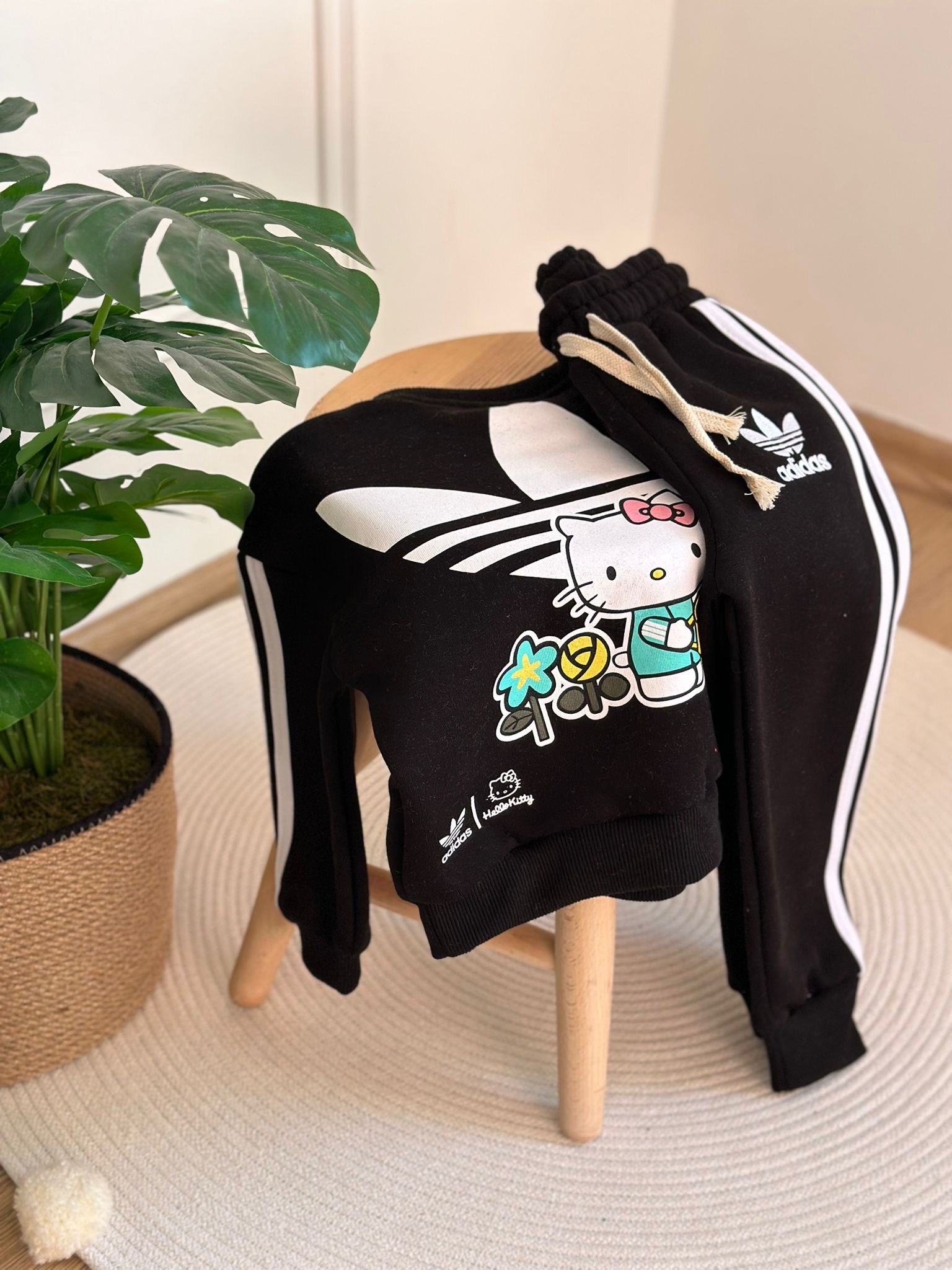 Siyah Hello Kitty Spor Logolu Eşofman Takımı