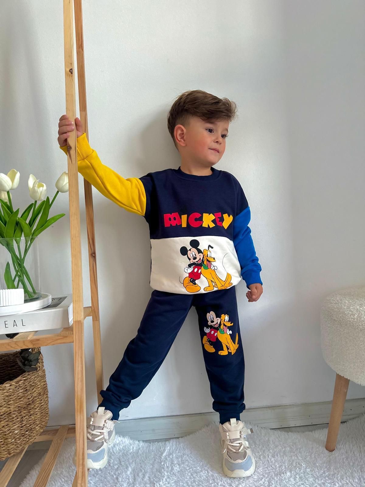 Renkli Mickey ve Pluto Baskılı Eşofman Takımı