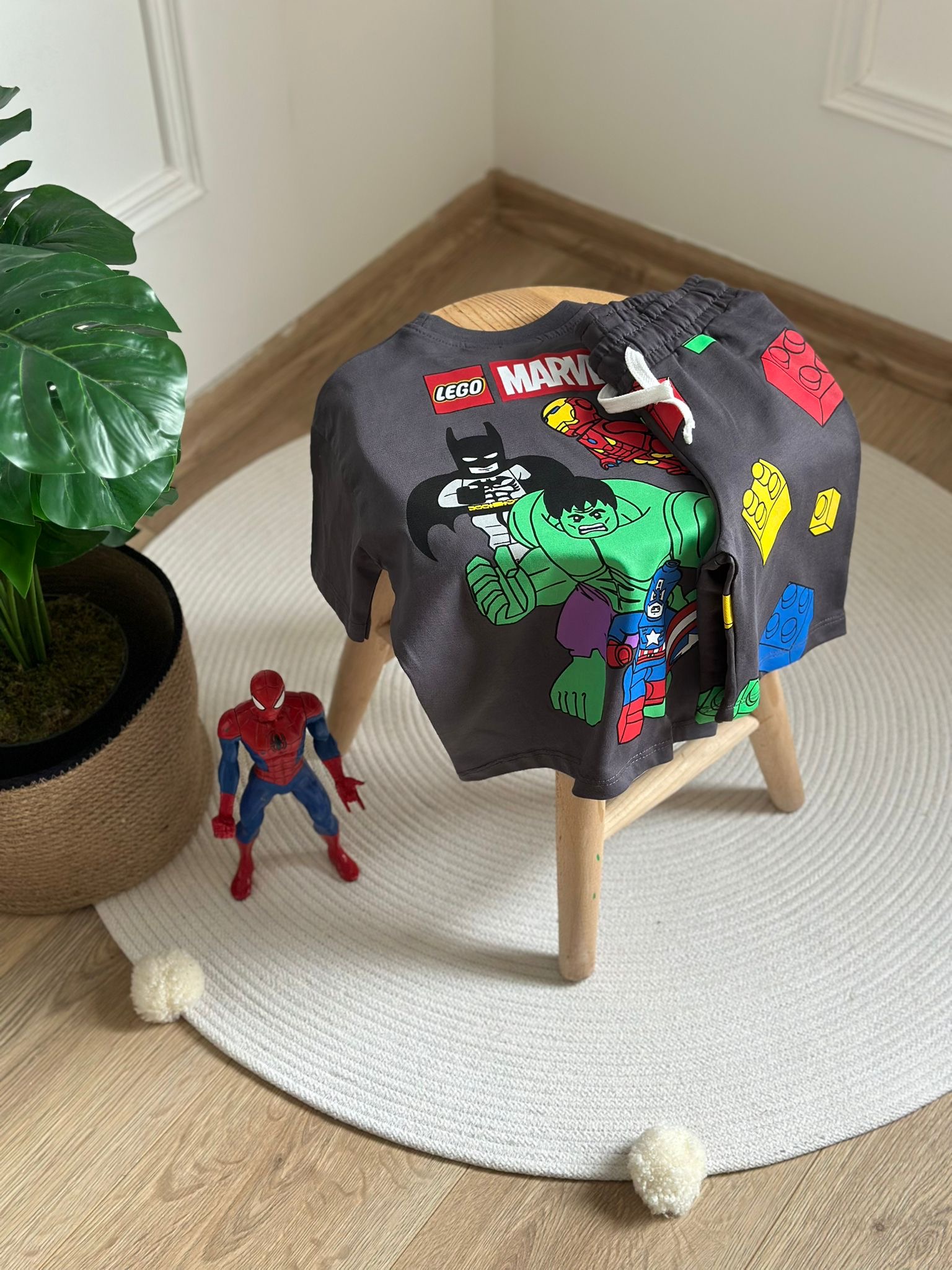 Marvel Lego Sırt Baskılı Şortlu Takım