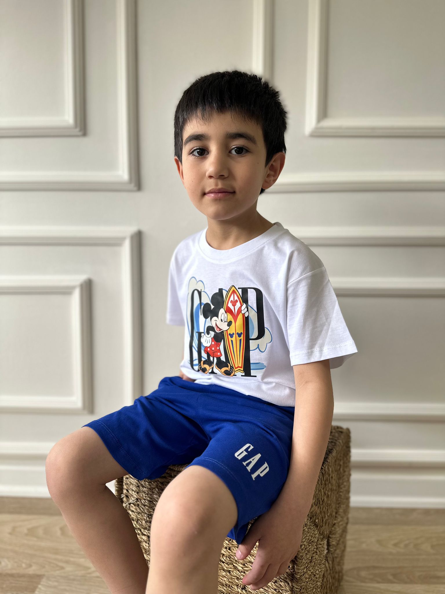 Beyaz Gap Sörf Yapan Mickey Mouse T-shirt