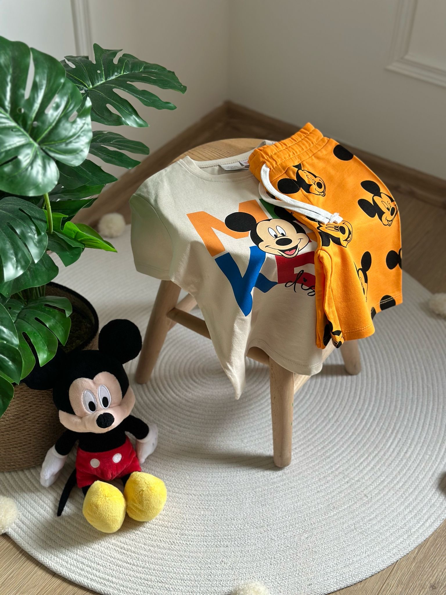 Turuncu Mickey Şortlu Takım