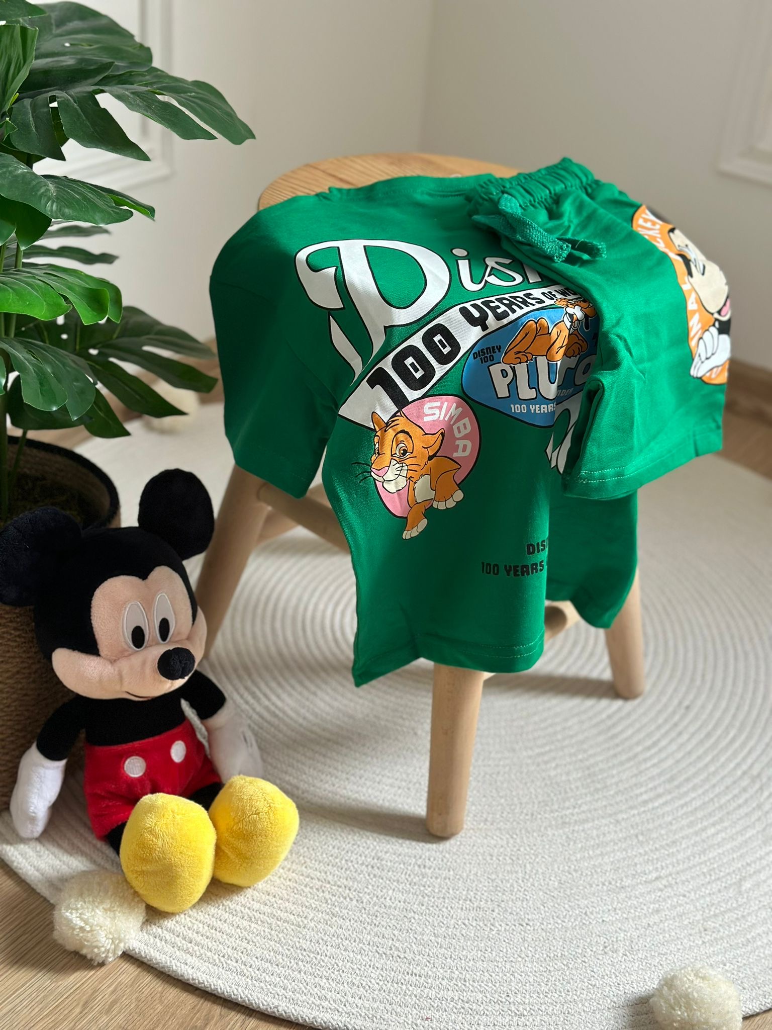 Yeşil Disney 100.Yıl Sırt Baskılı Şortlu Takım