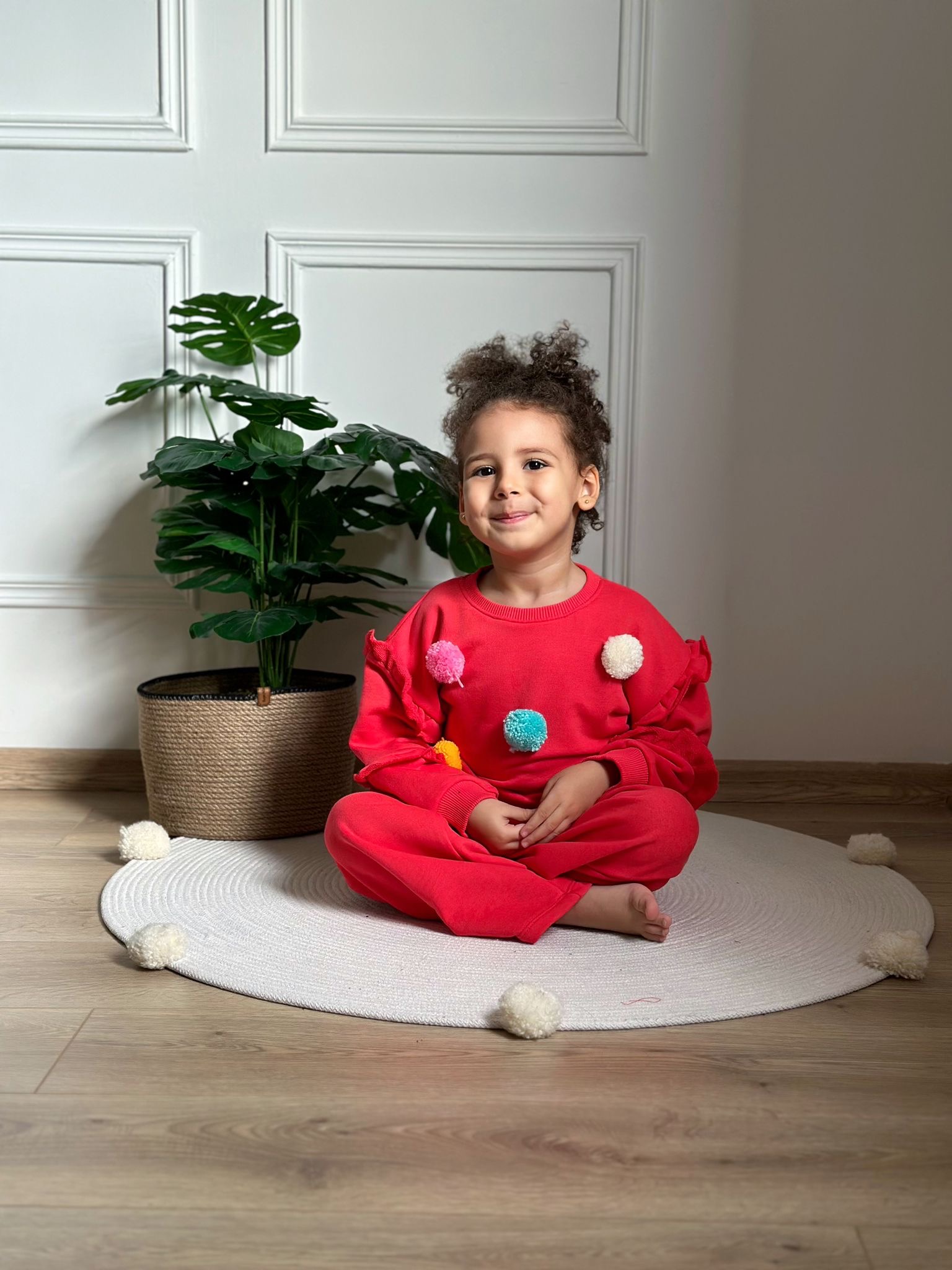 Ponpon Detaylı Kırmızı Eşofman Takımı