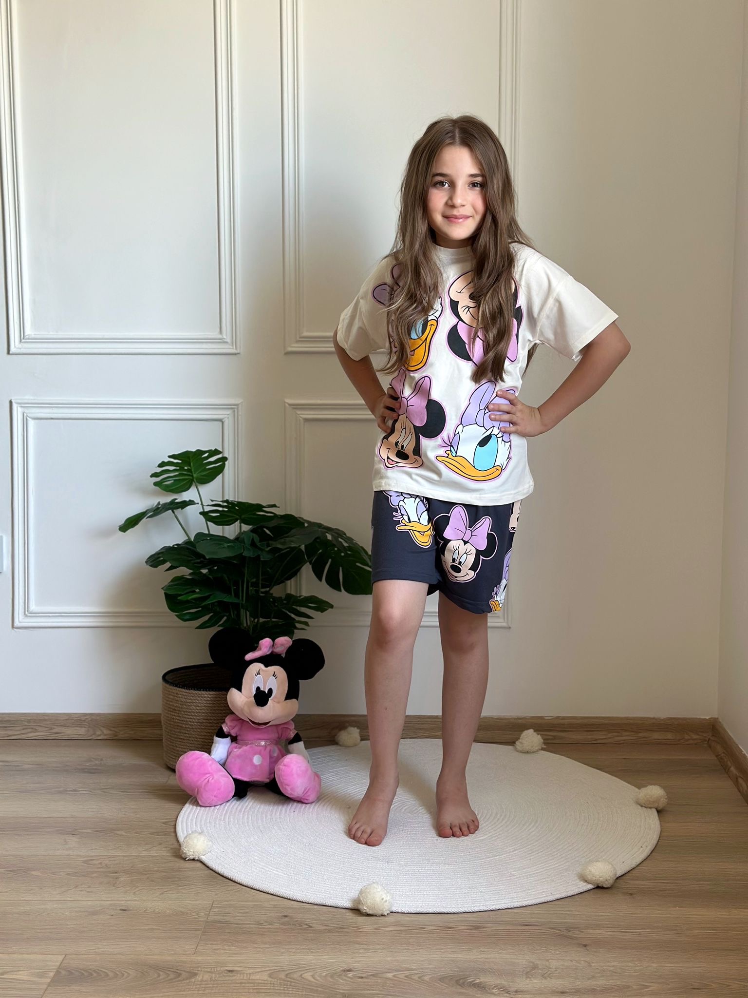 Daisy ve Minnie Baskılı Bej Şortlu Takım