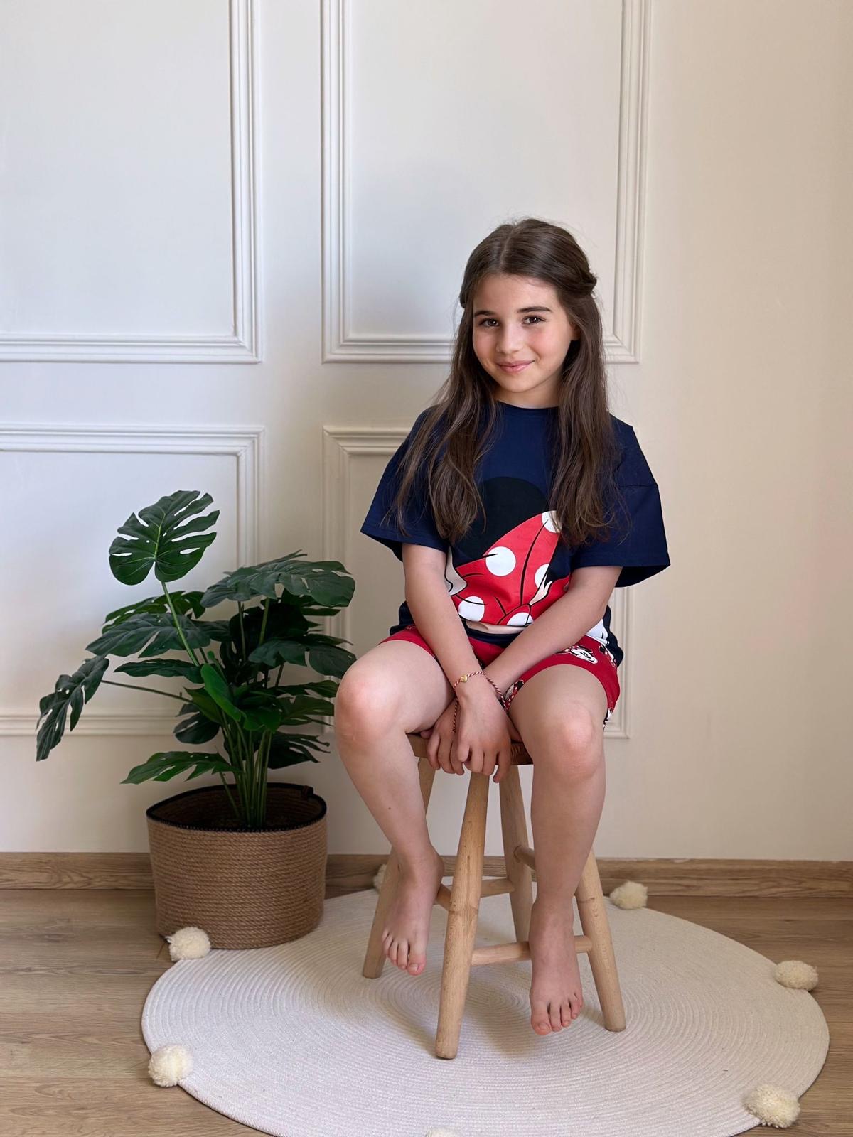 Kırmızı Kurdele Detaylı Minnie Mouse Şortlu Takım