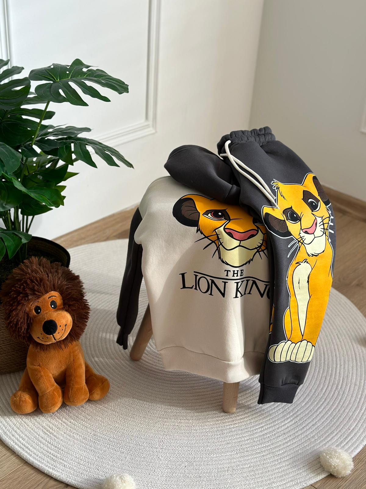 Siyah Kol Detaylı Lion King Eşofman Takımı
