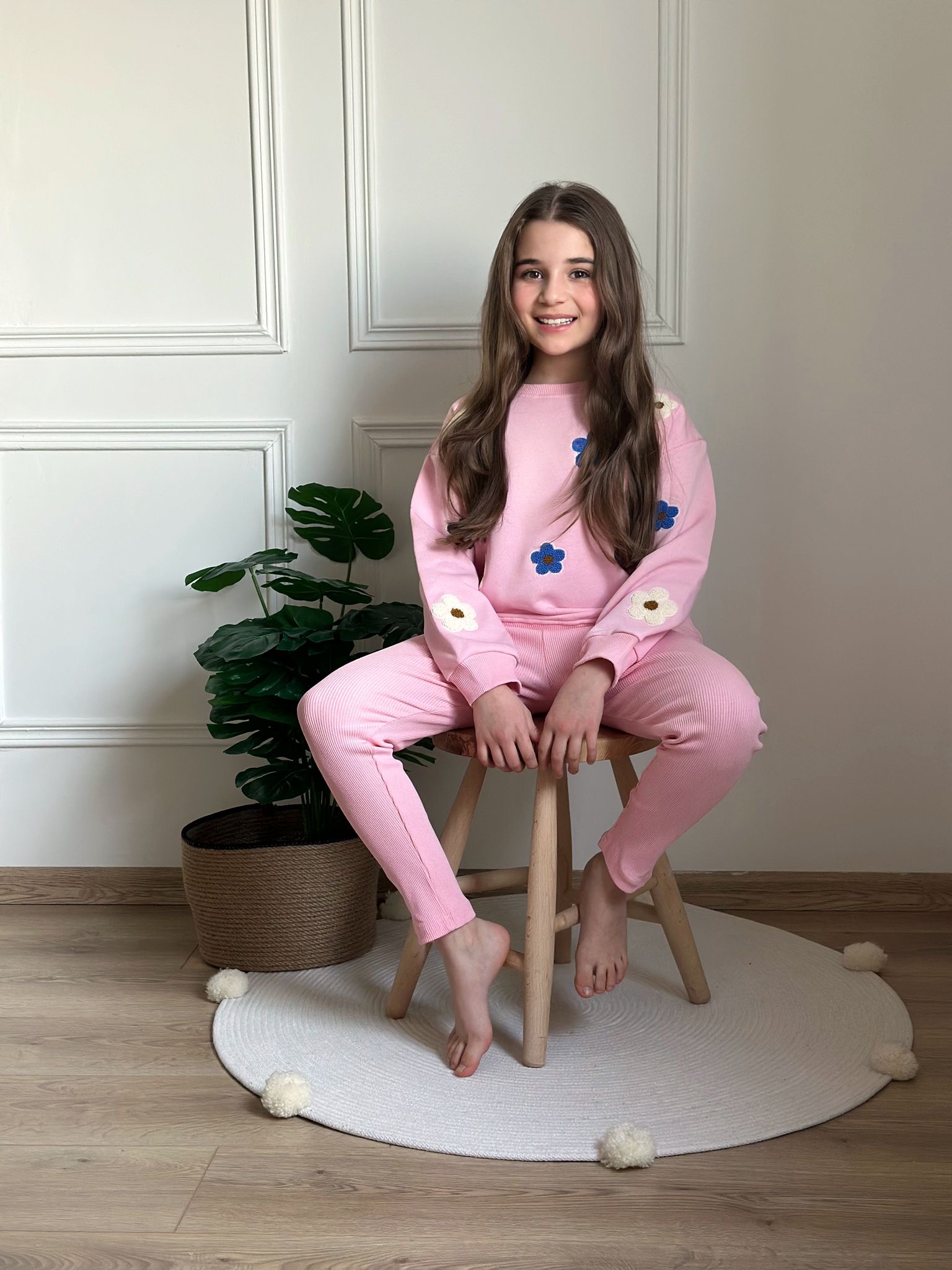 Pembe Üzeri Renkli Punch Çiçek Detaylı Eşofman Takımı