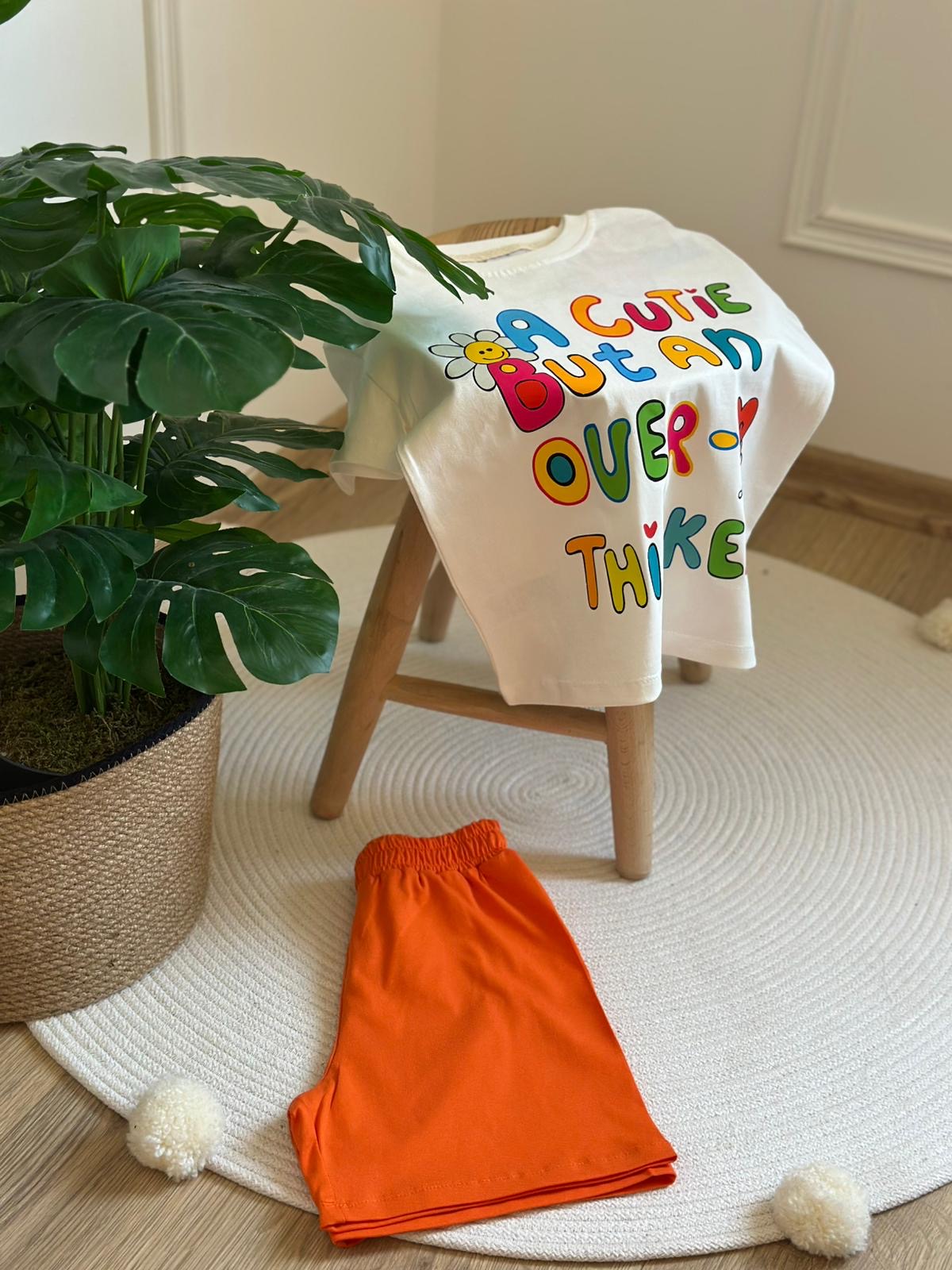 A Cutie But An Over Thinker Baskılı Şortlu Takım