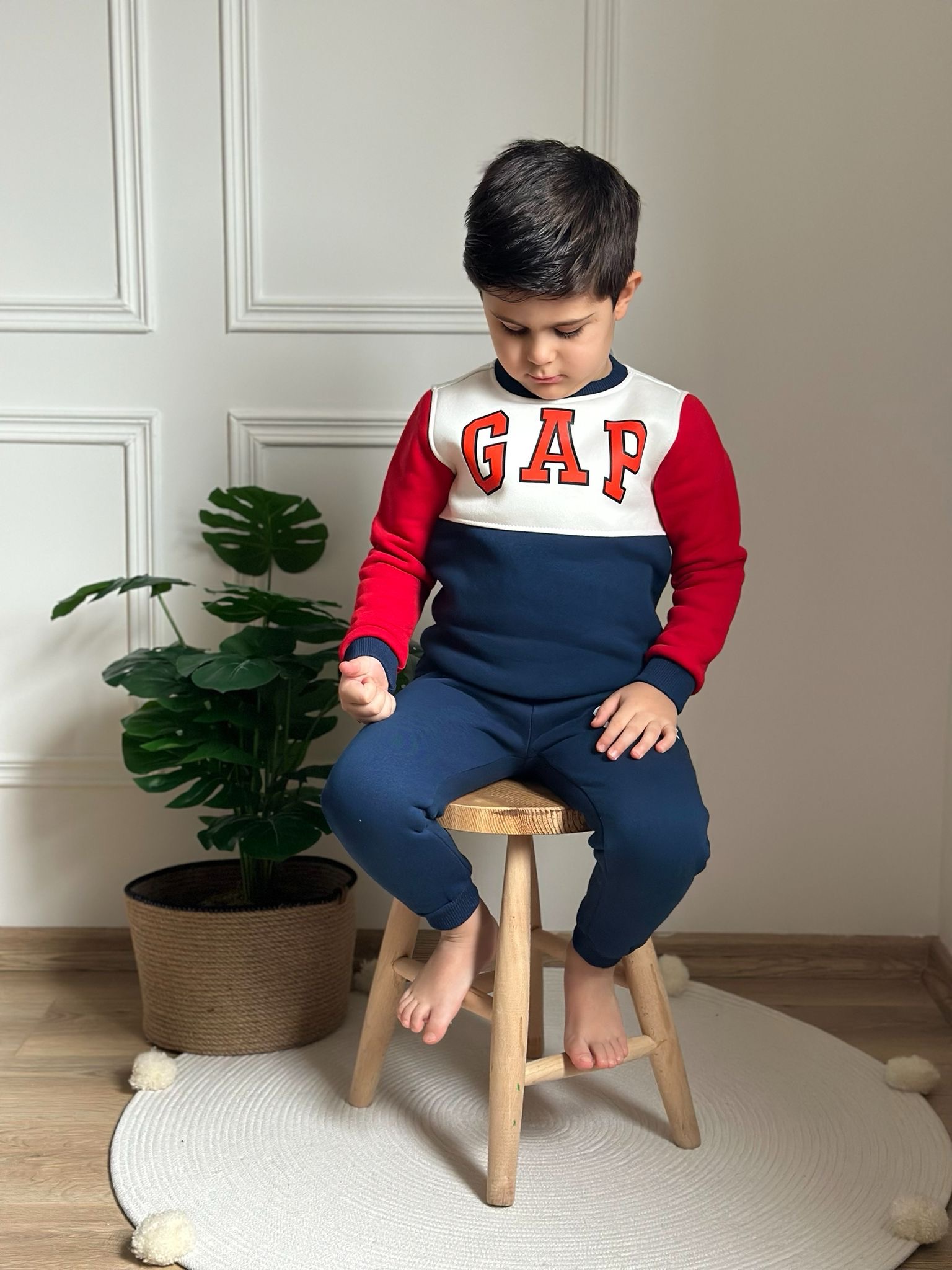 Kırmızı Kol Detaylı Eşofman Takımı