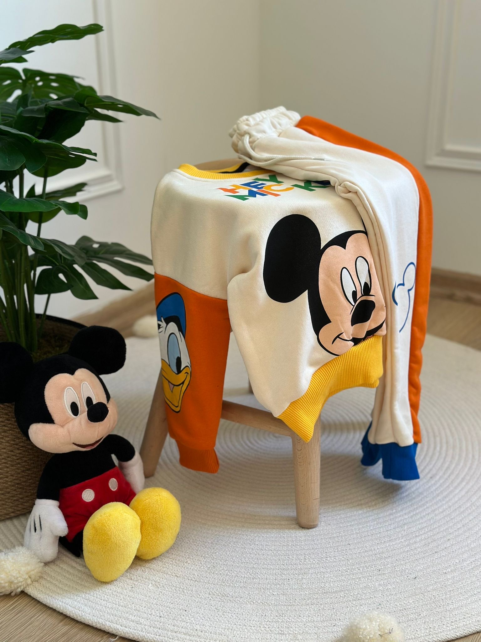 Mickey Renkli Kol Detaylı Eşofman Takımı