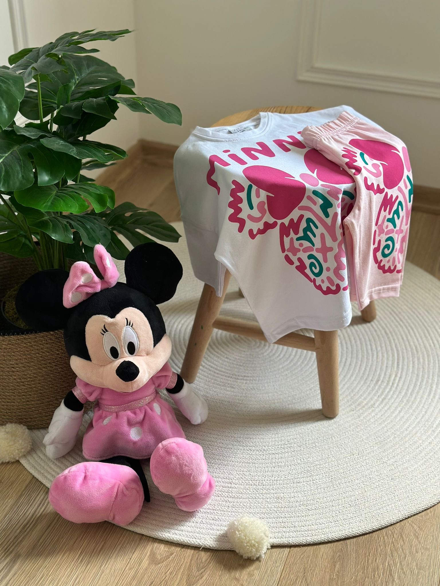 Pembe Minnie Şortlu Takım