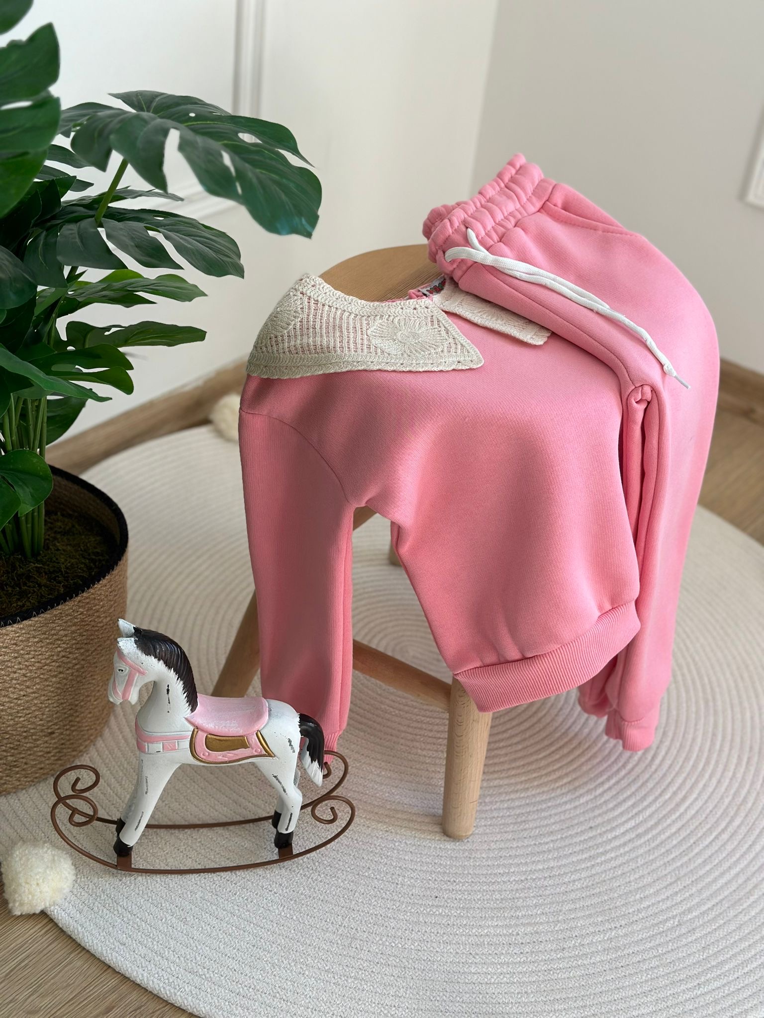 Pembe Dantel İşlemeli Eşofman Takımı