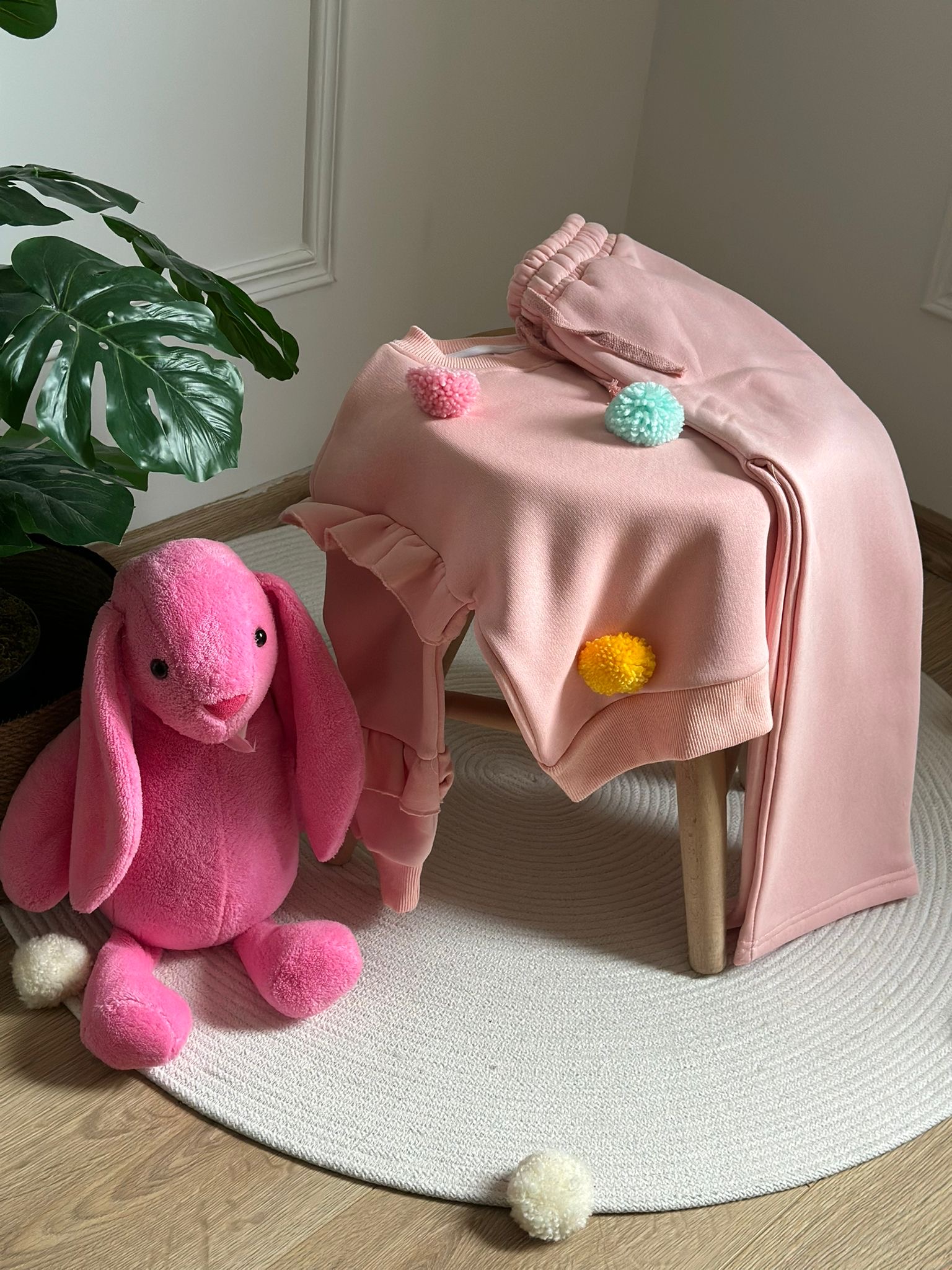 Açık Pembe Ponpon Detaylı Eşofman Takımı