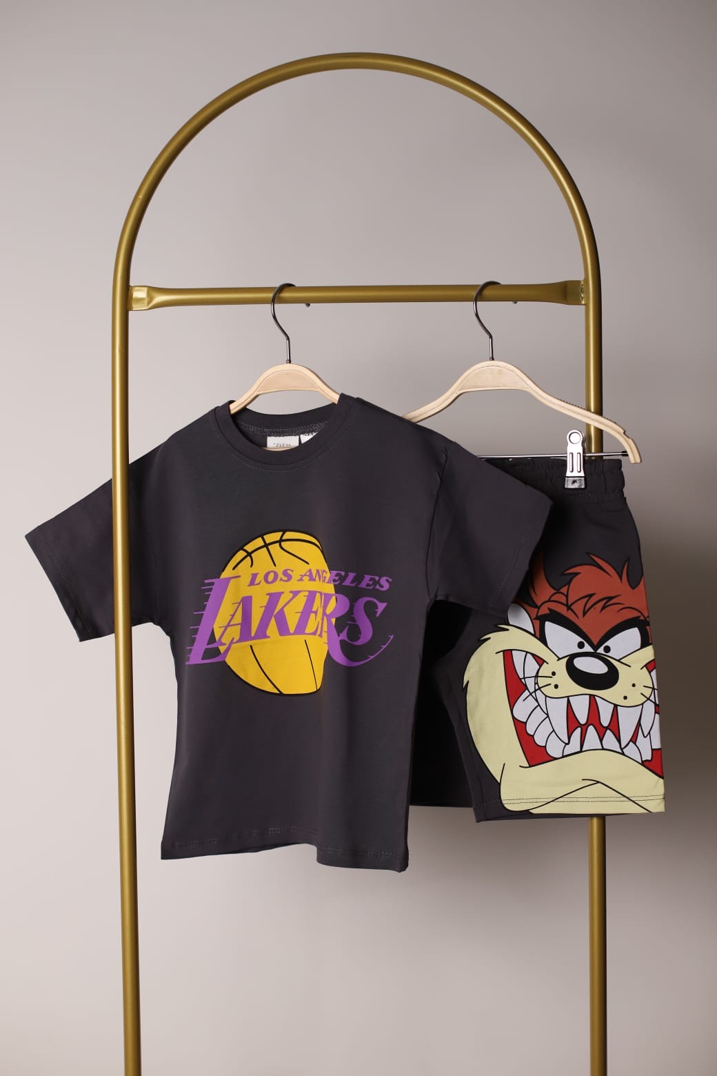 Lakers Tazmanya Canavarı Sırt Baskılı Şortlu Takım