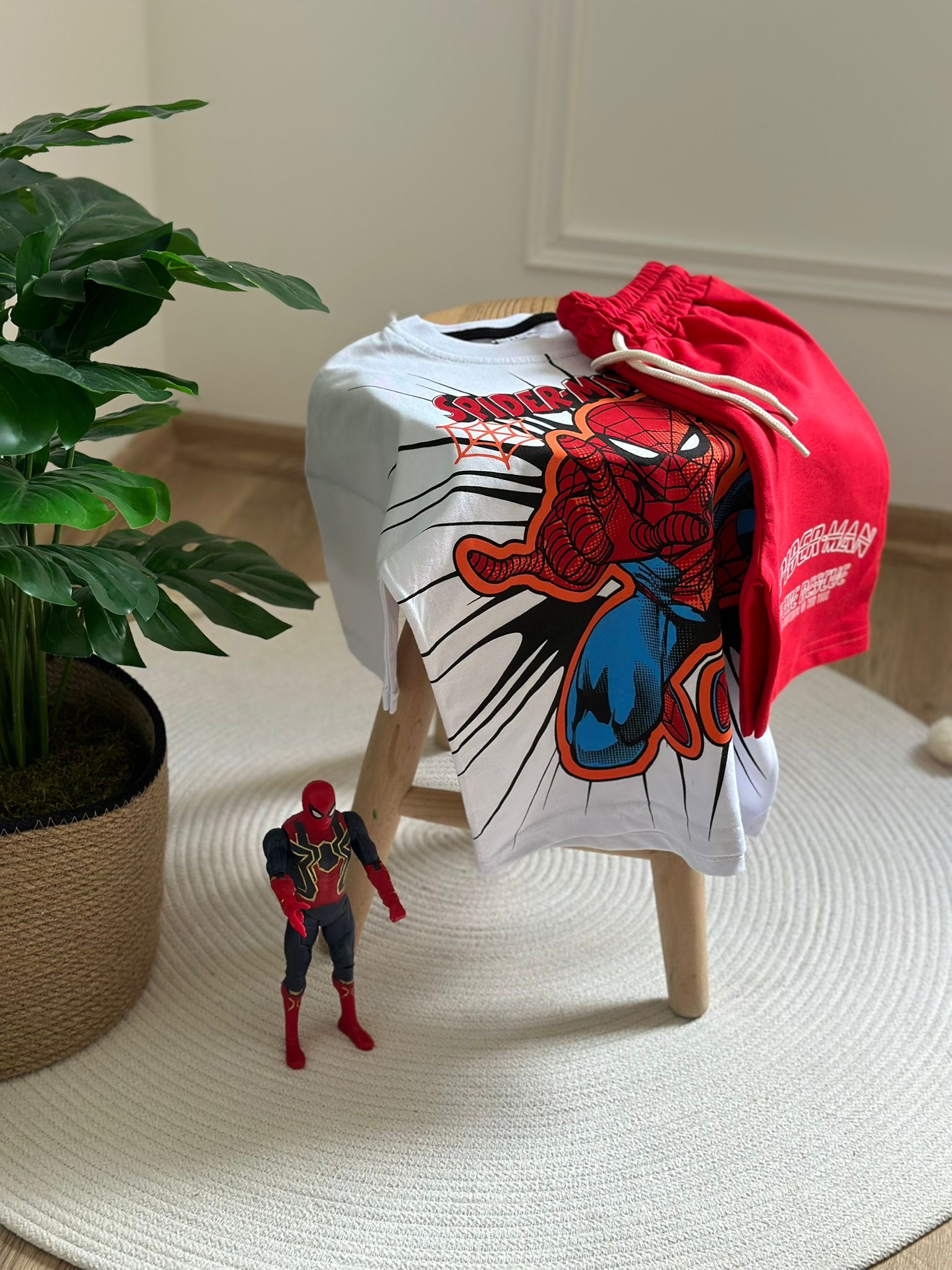 Spiderman Kırmızı Şortlu Takım