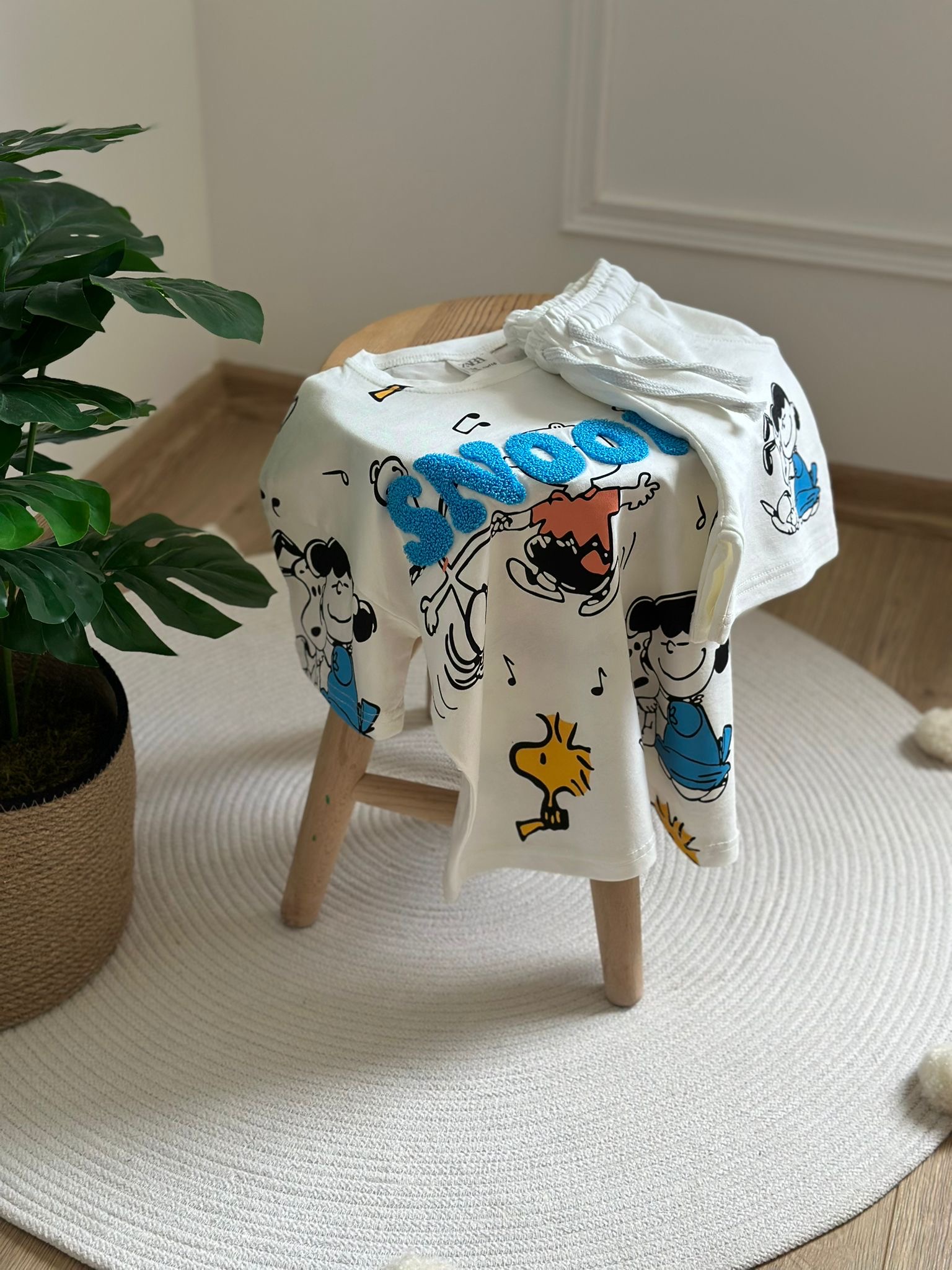 Renkli Snoopy Şortlu Takım