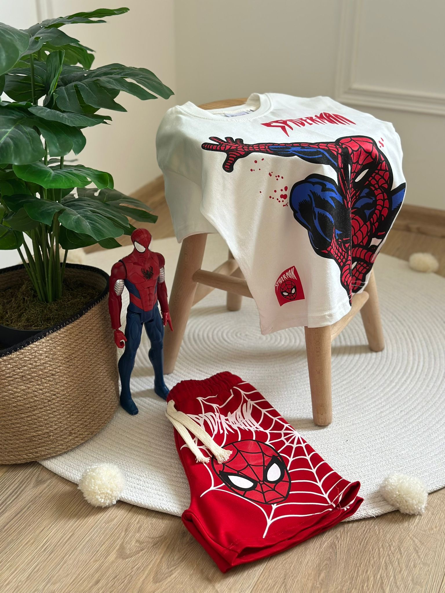 Beyaz Spiderman Şortlu Takım