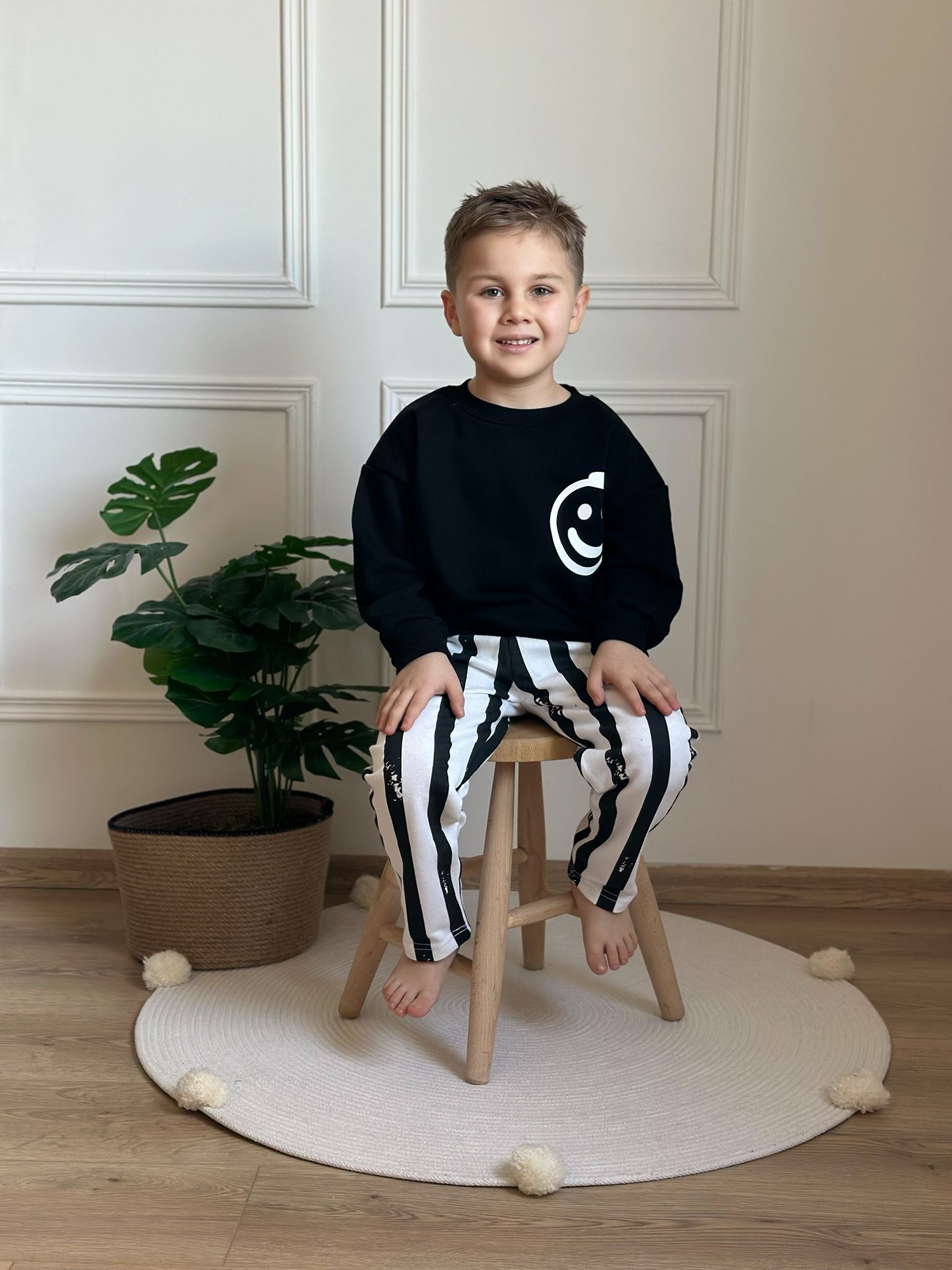 Siyah Beyaz Çizgili Emoji Eşofman Takımı