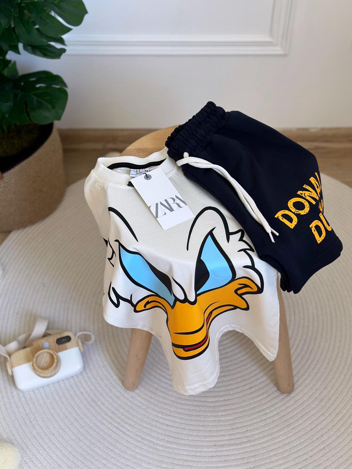 Donald Duck Baskılı Şortlu Takım