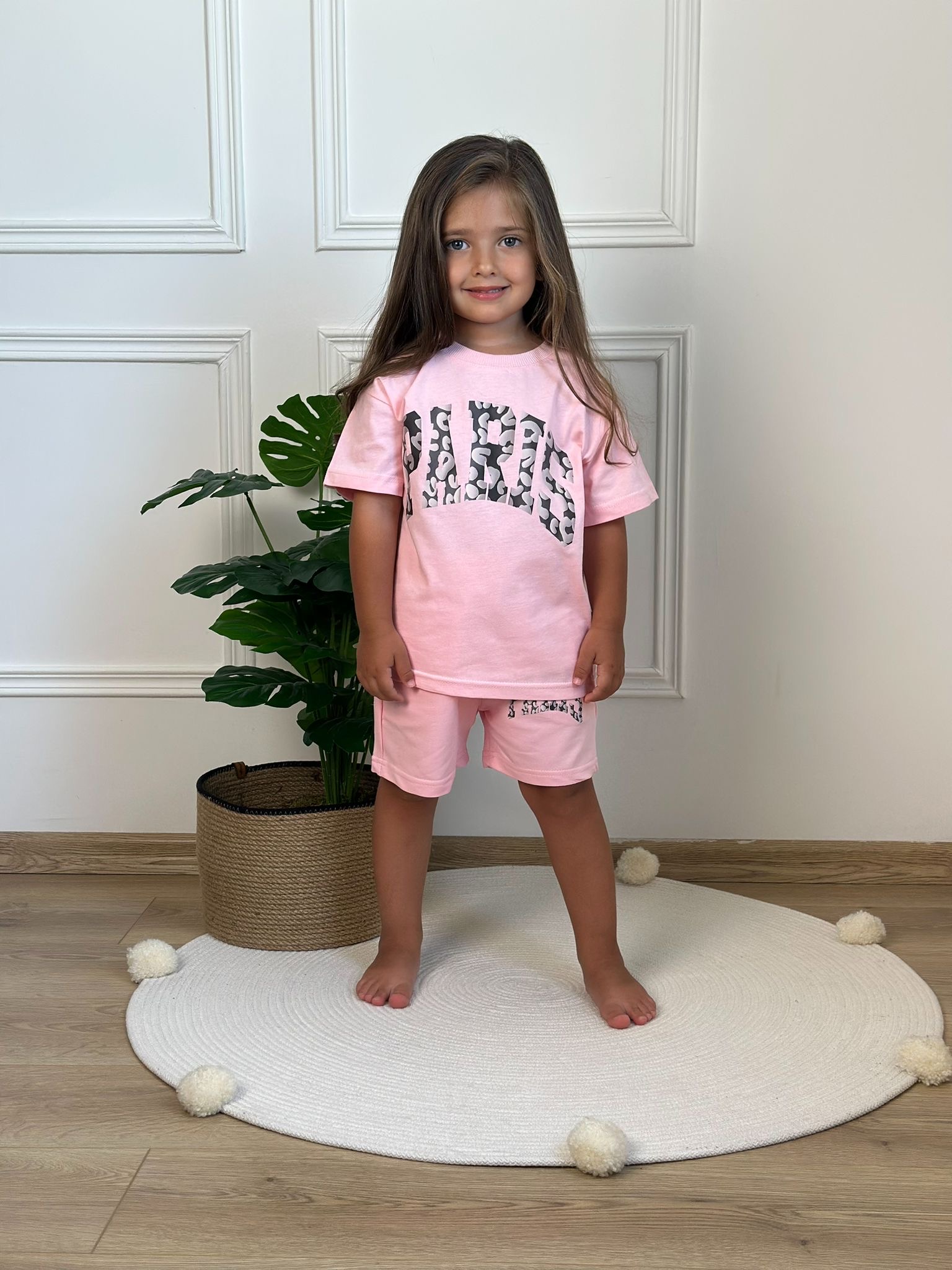 Pembe Paris Detaylı Şortlu Takım