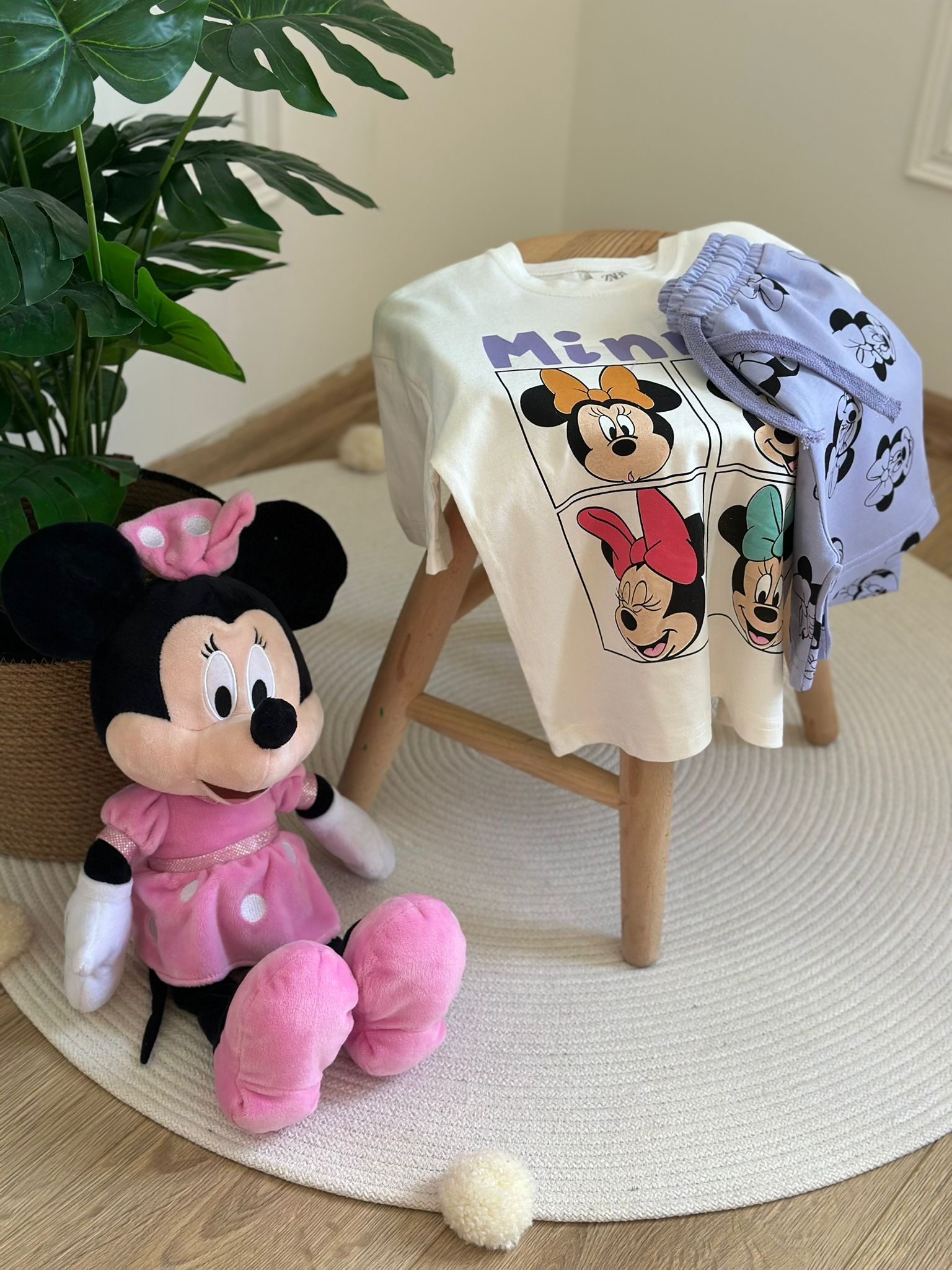 Minnie Mouse Mor Şortlu Takım