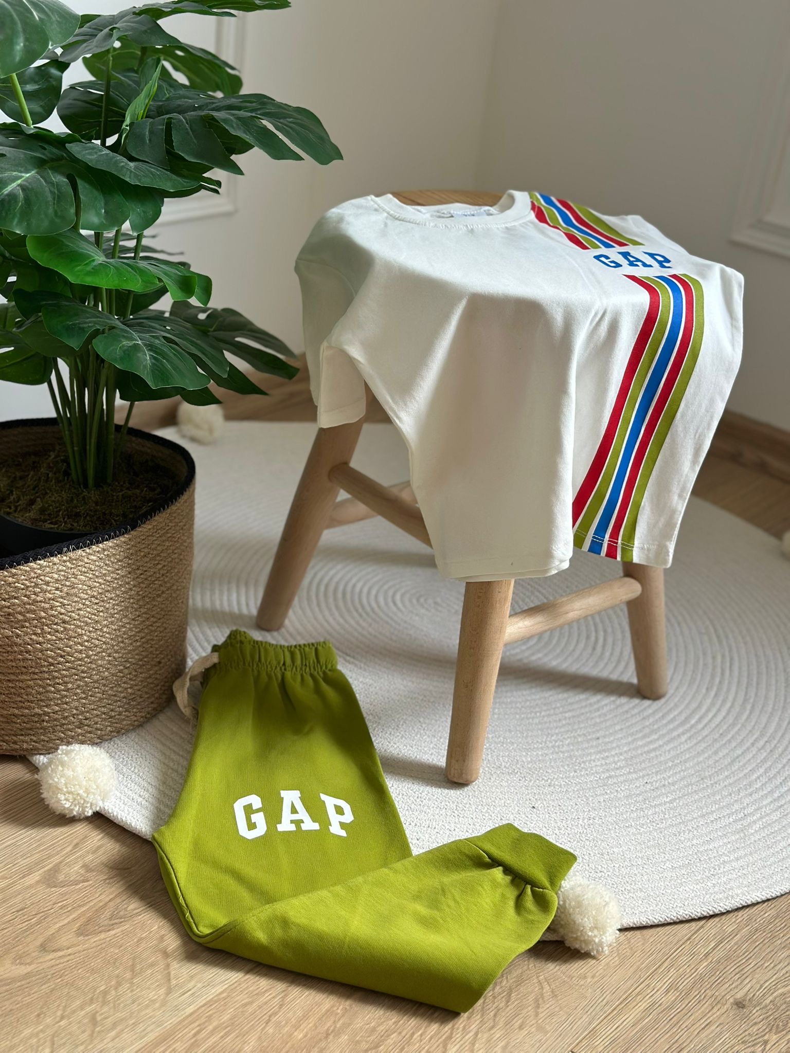 Renkli Çizgili Yeşil Gap Eşofman Takımı