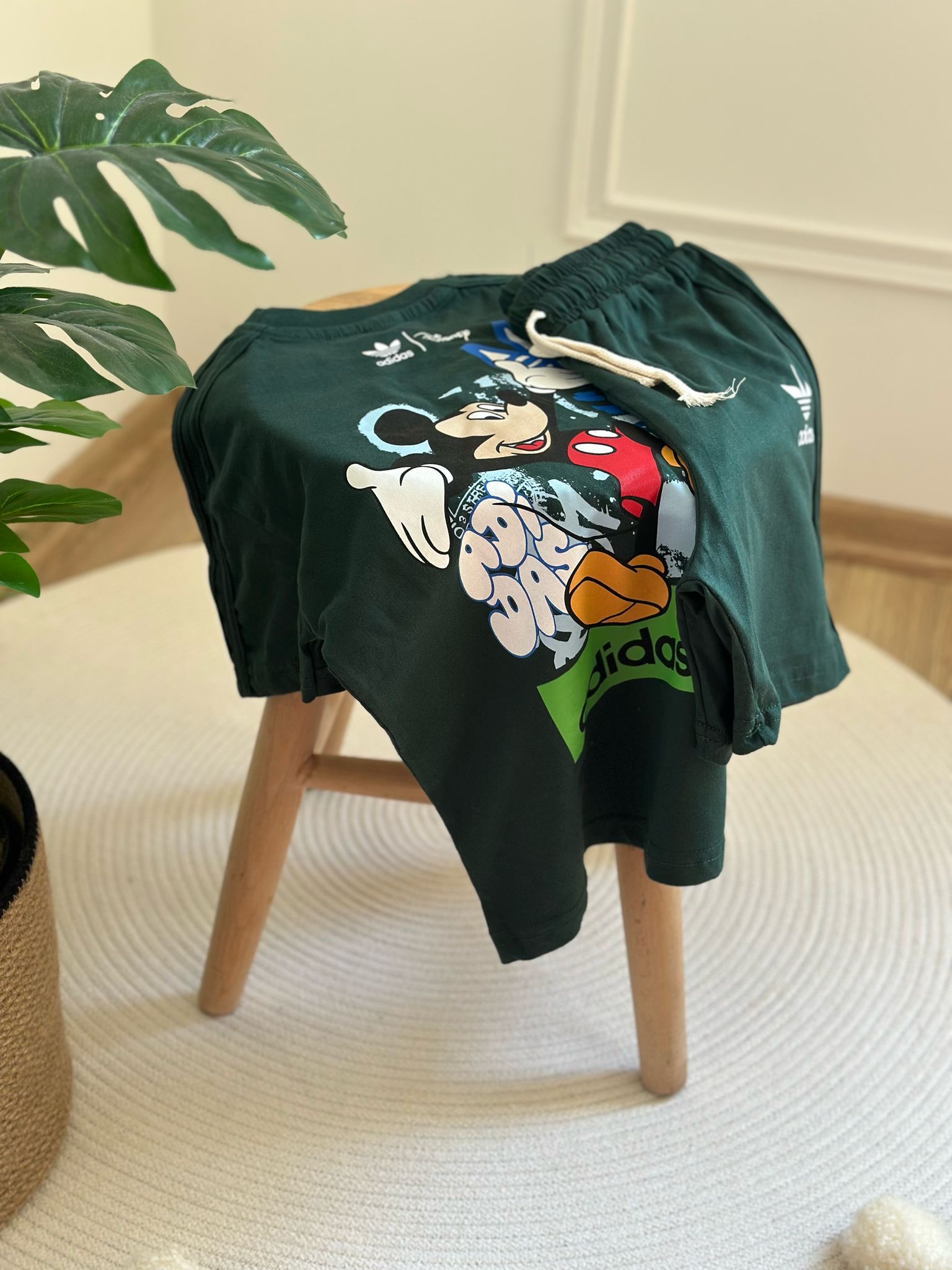 Koyu Yeşil Sporcu Mickey Şortlu Takım