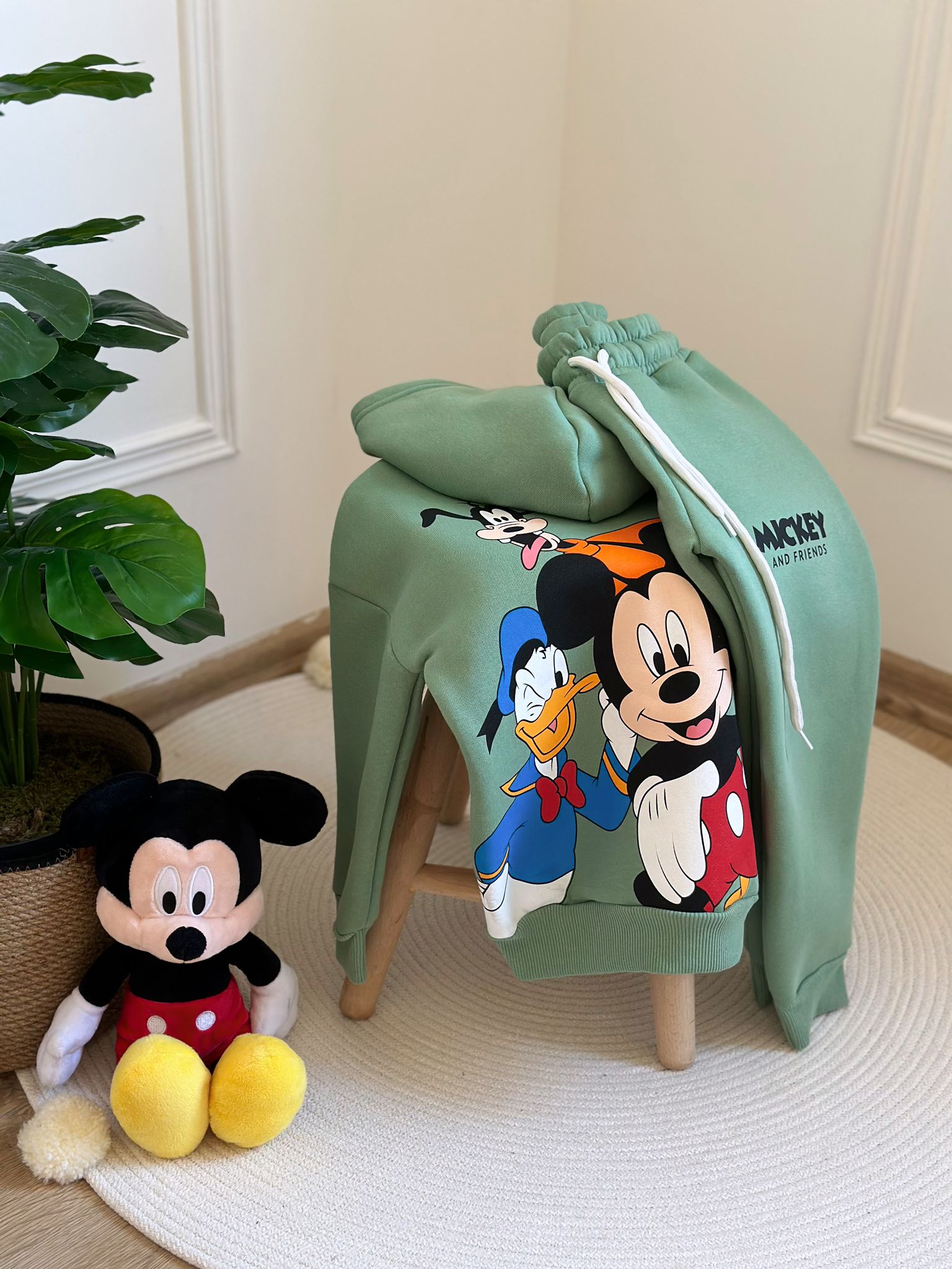 Yeşil Mickey Ve Arkadaşları Sırt Baskılı Eşofman Takımı