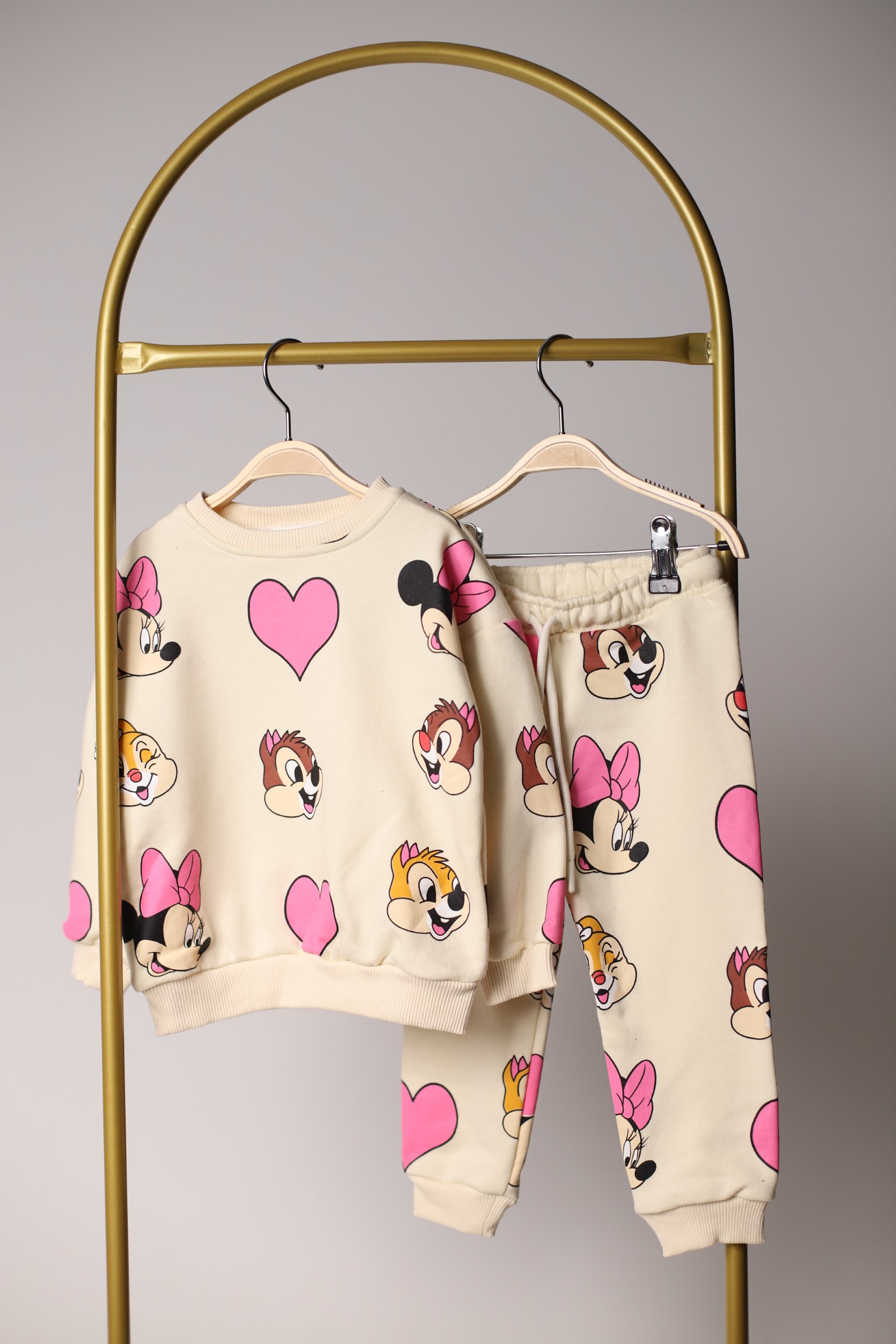 Minnie Ve Arkadaşları Kalpli Eşofman Takımı