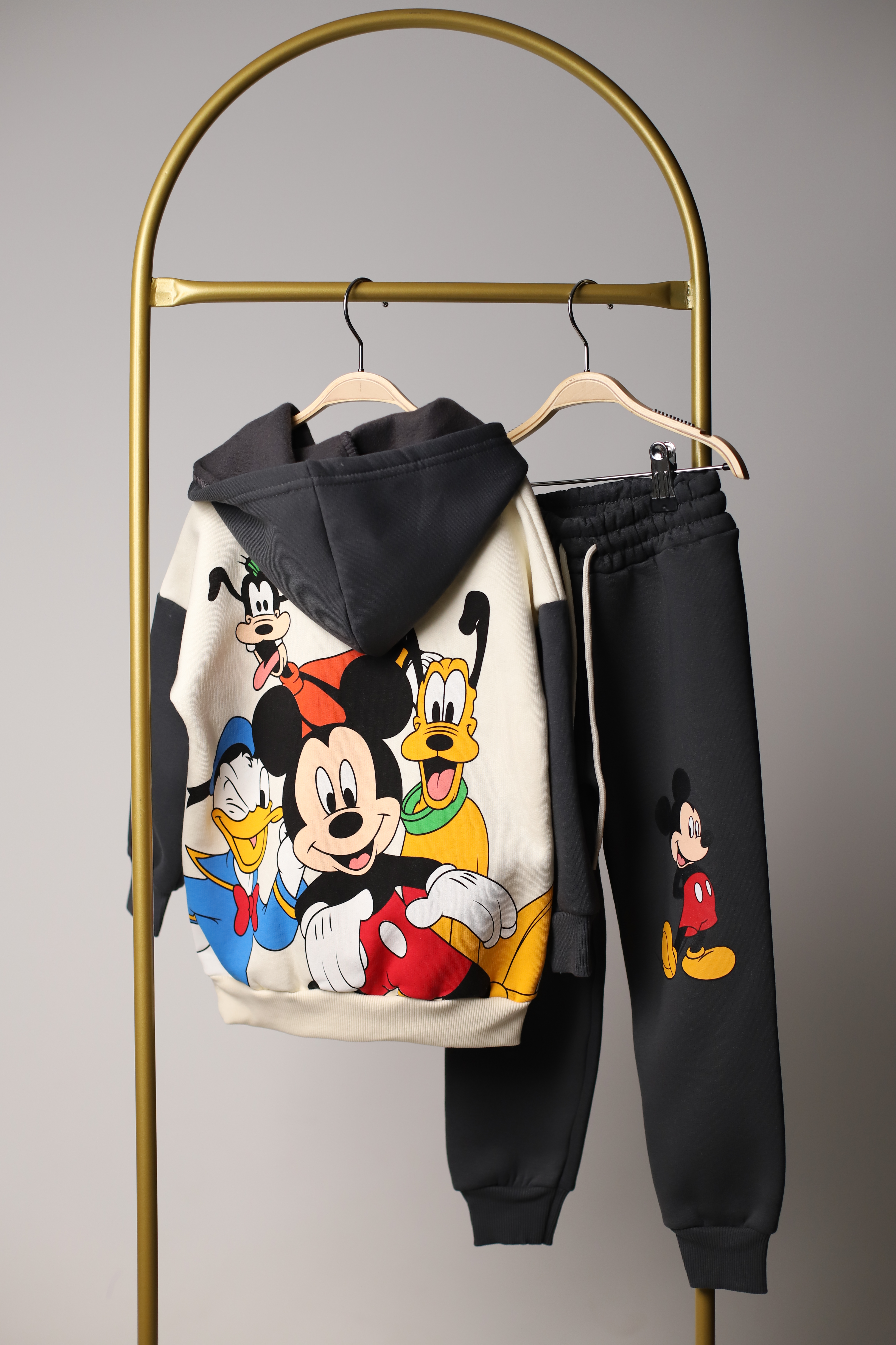 Mickey Ve Arkadaşları Büyük Sırt Baskılı Eşofman Takımı
