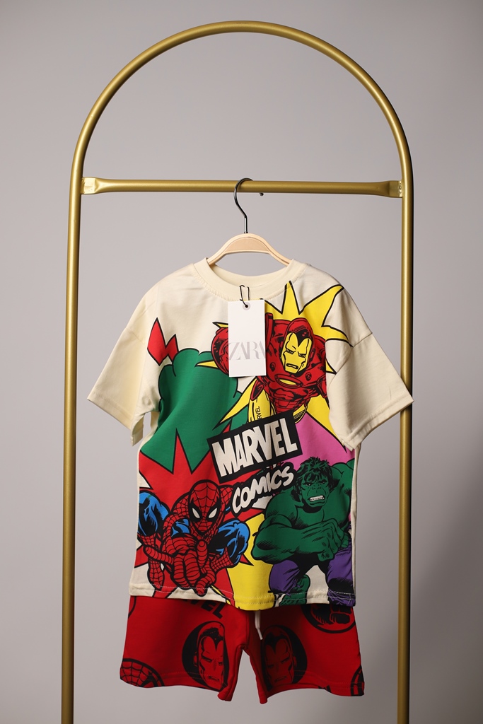 Marvel Kırmızı Şortlu Takım