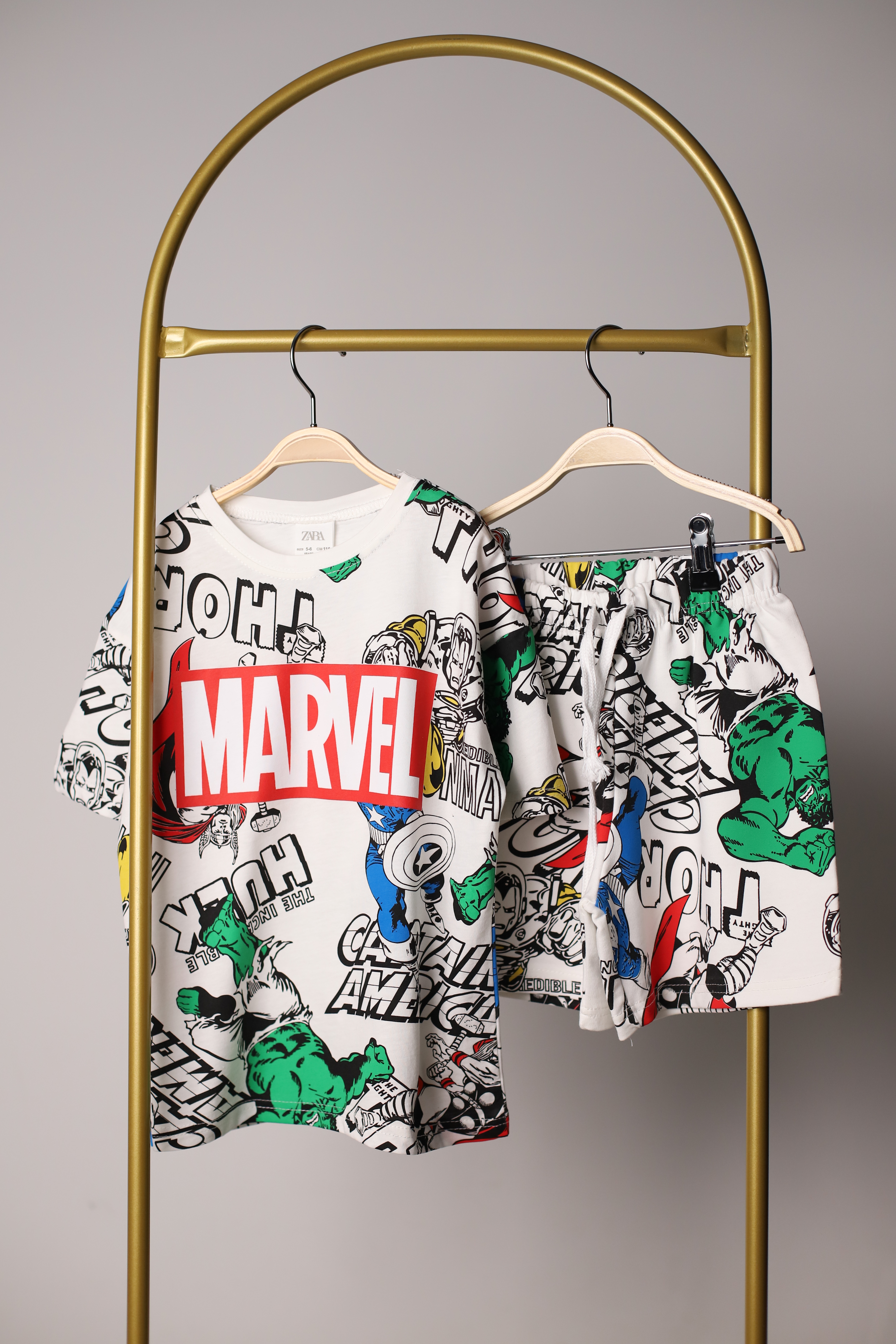 Renkli Marvel Şortlu Takım