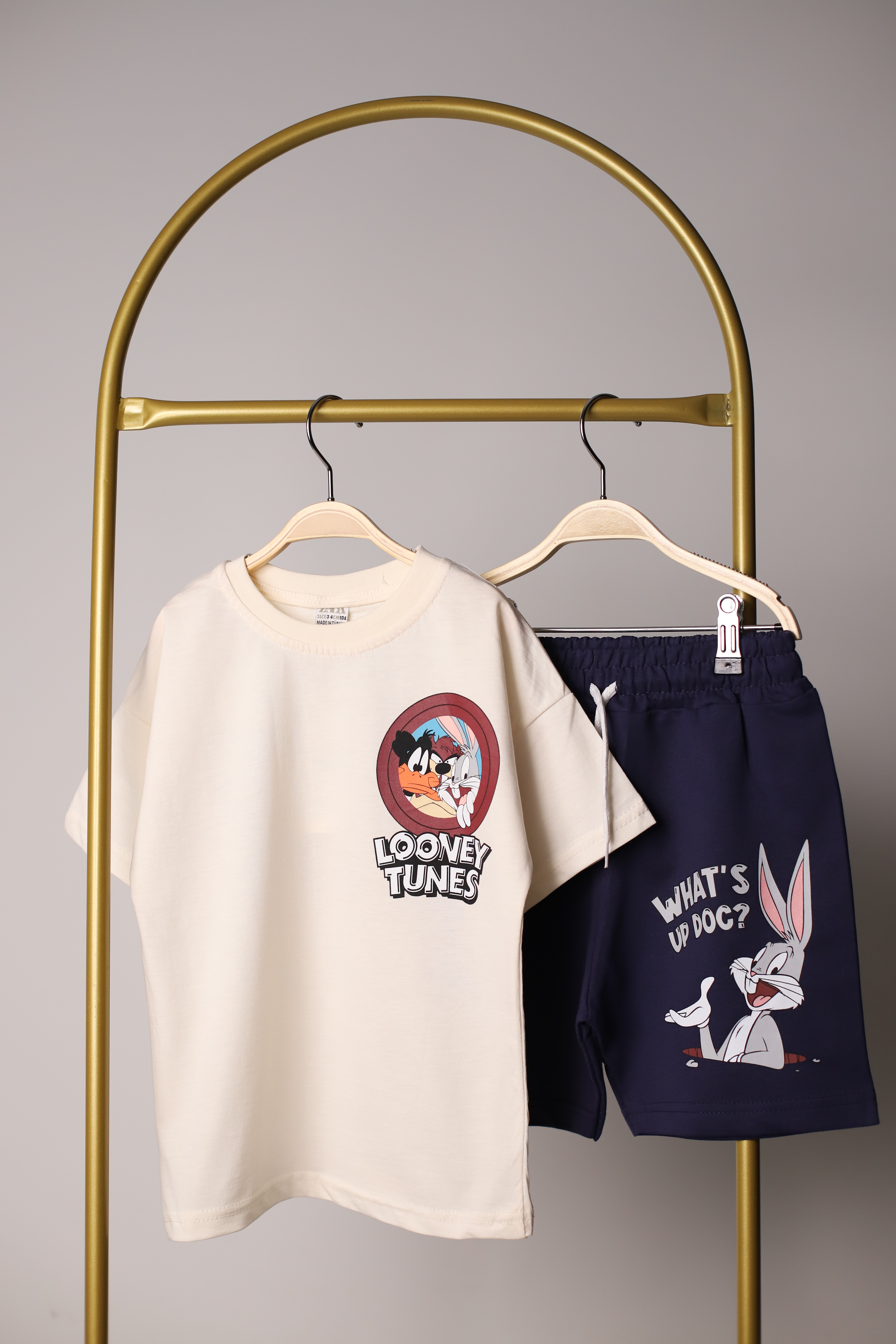 Looney Tunes Sırt Baskılı Şortlu Takım
