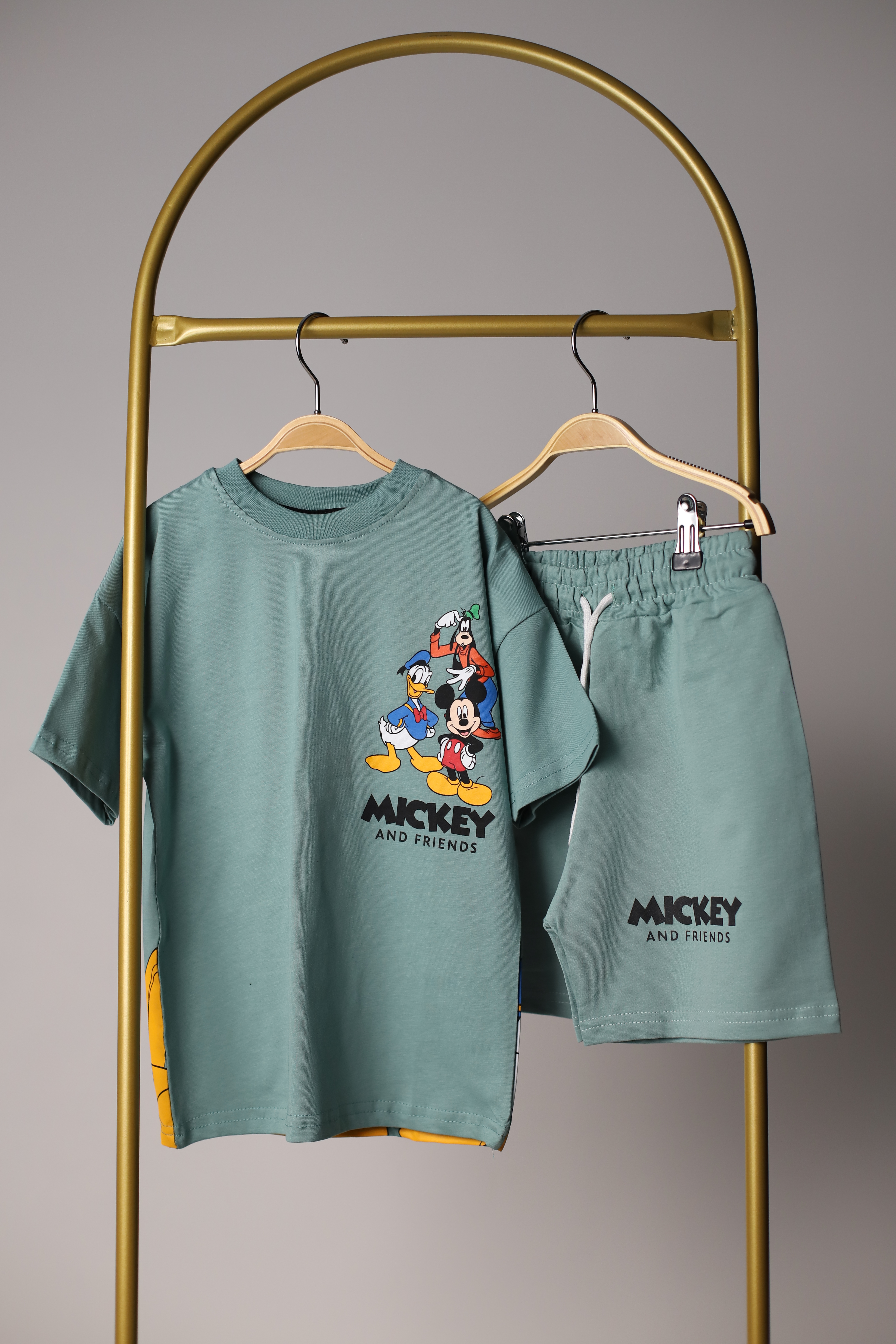 Mickey ve Arkadaşları Turkuaz Renkli Şortlu Takım