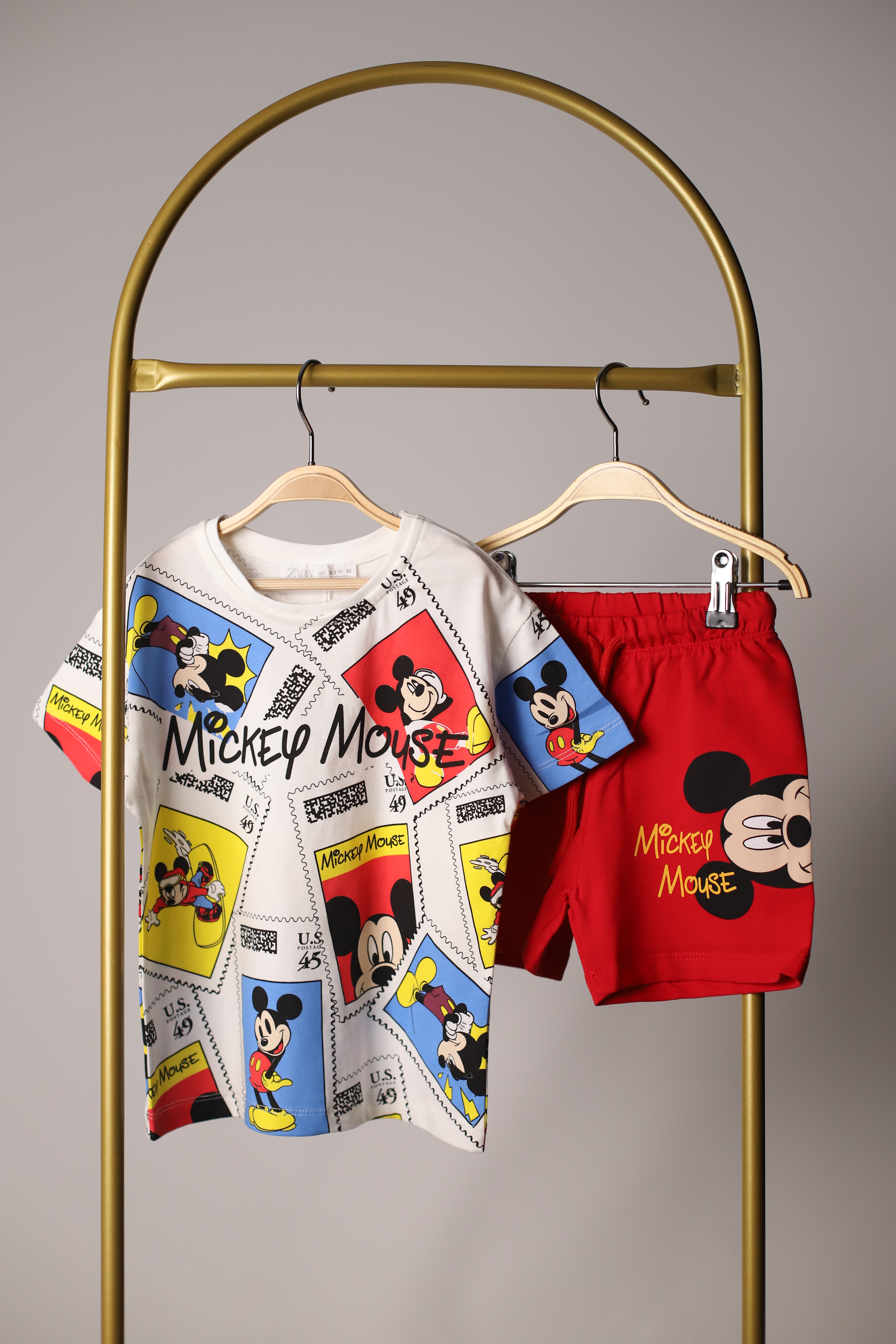 Mickey Mouse Kırmızı Şortlu Takım
